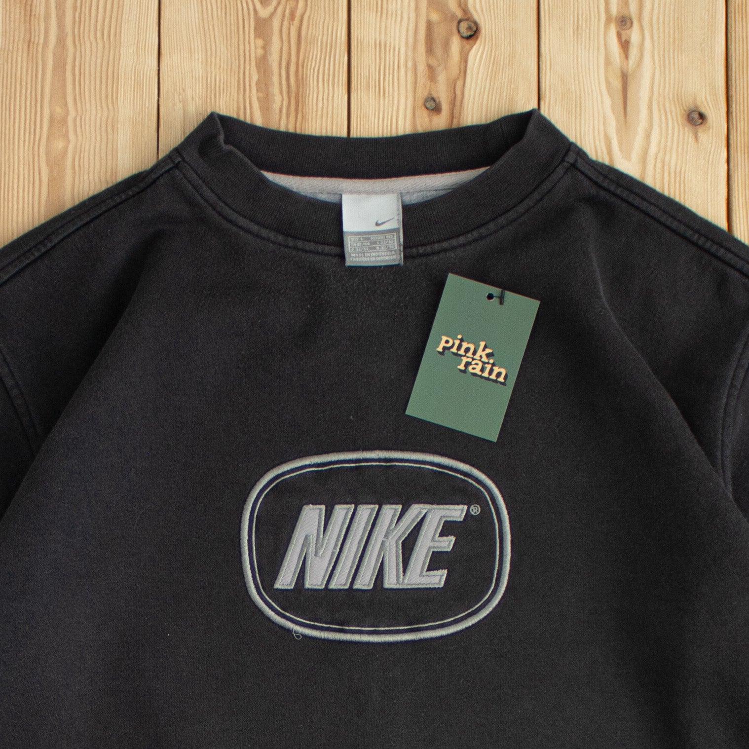 (L) Vintage Nike Spell Out Embroidered Sweatshirt