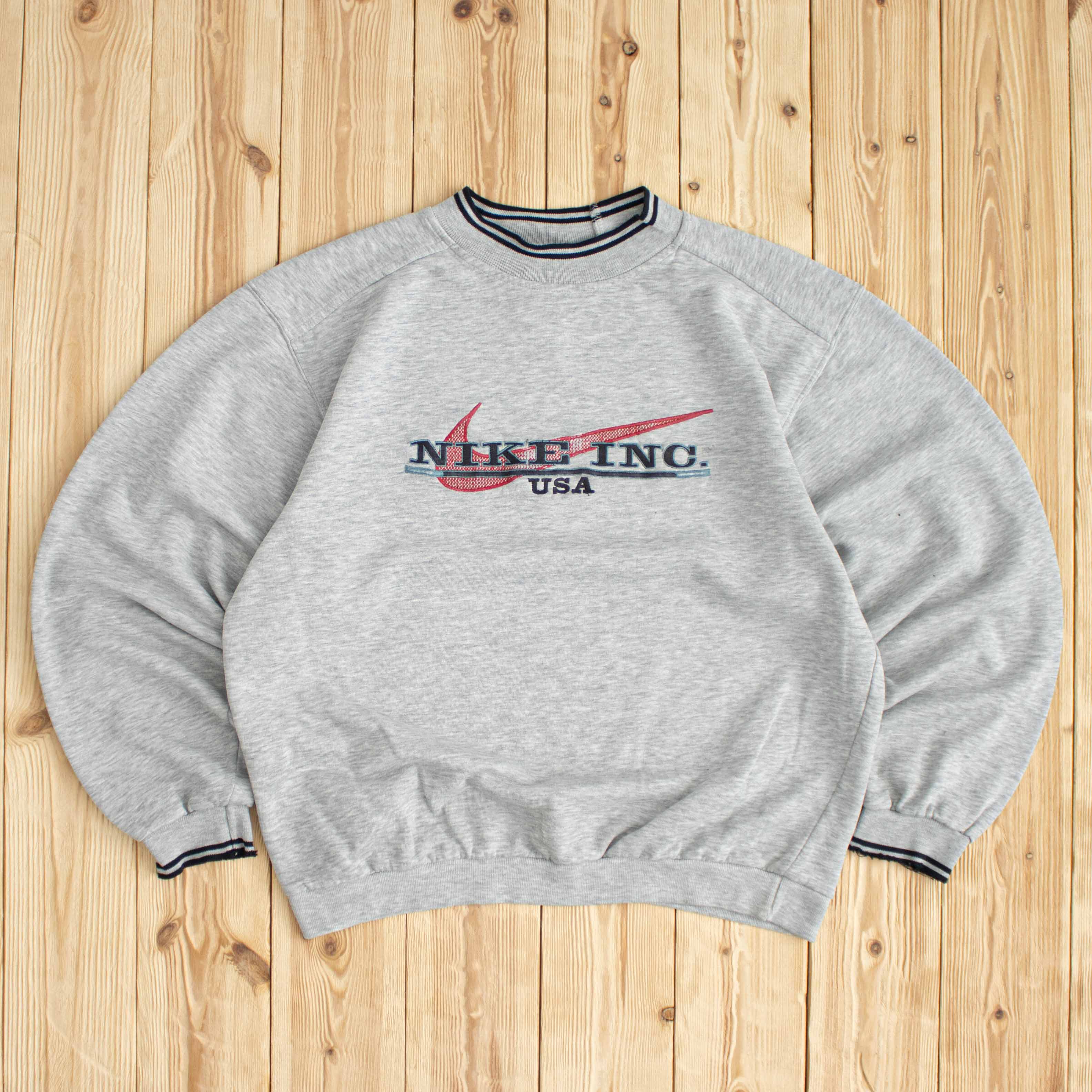 (S) Vintage Nike Inc. USA Embroidered Sweatshirt