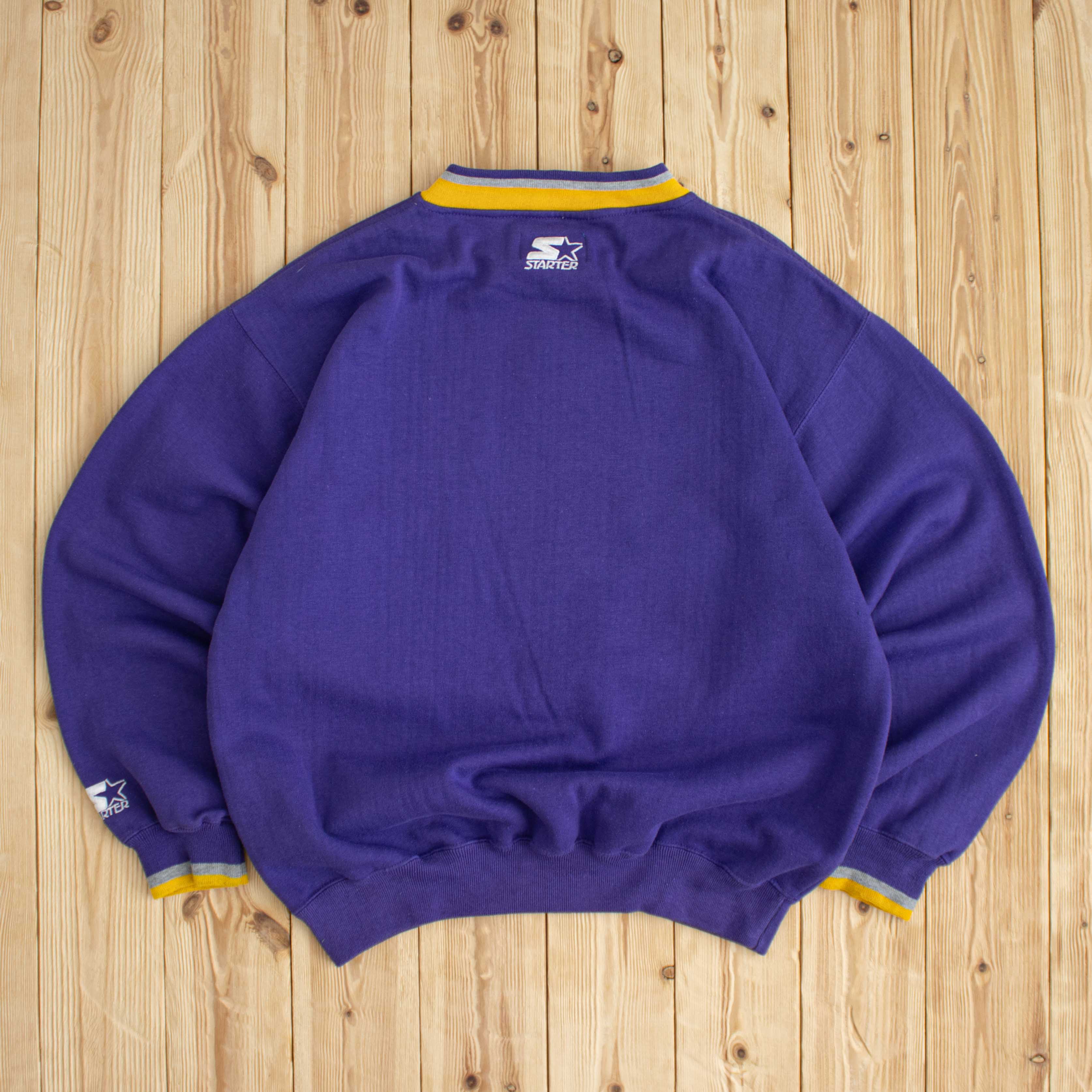 (L) Vintage Starter LA Lakers Embroidered Sweatshirt