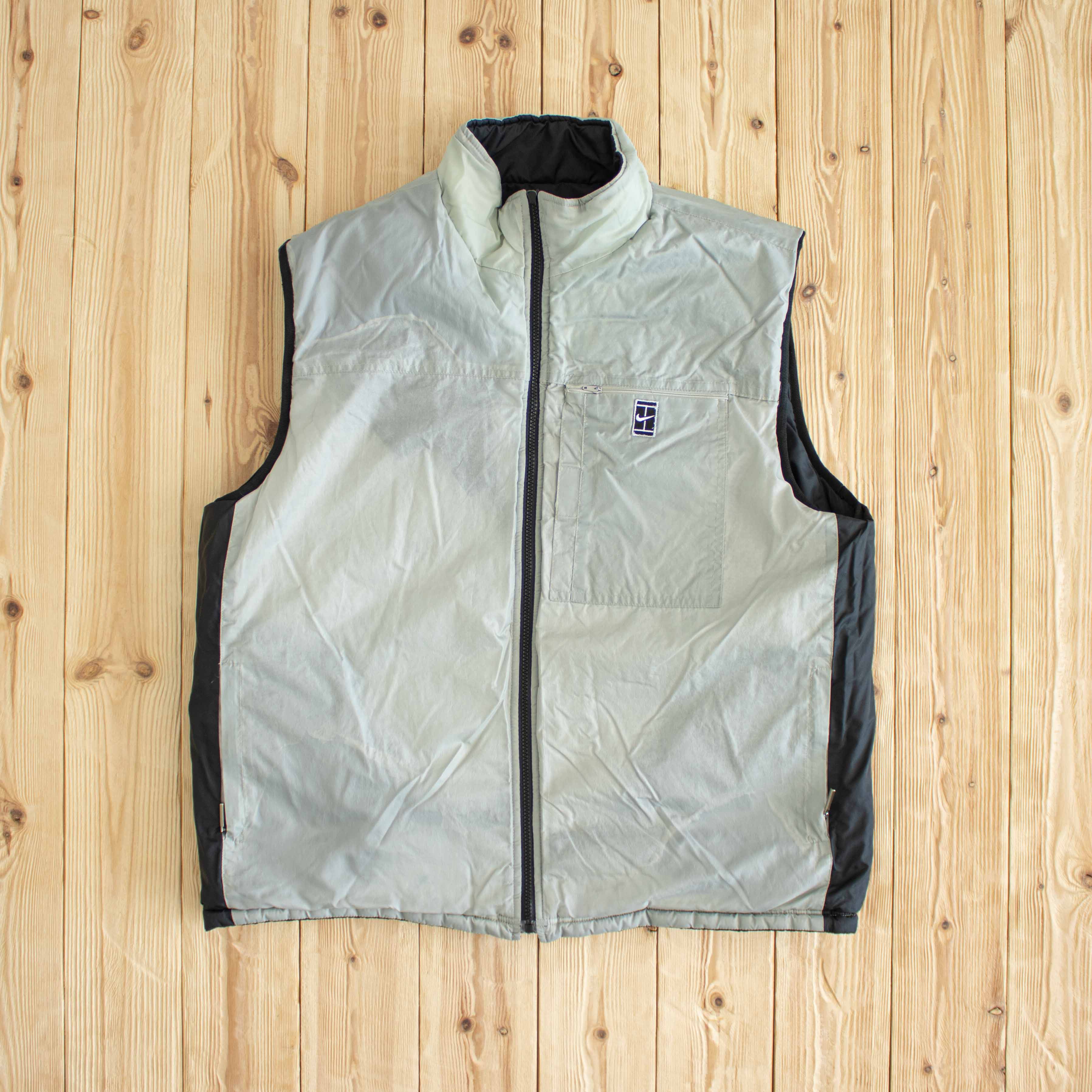 (L) Vintage Nike Embroidered Reversible Vest