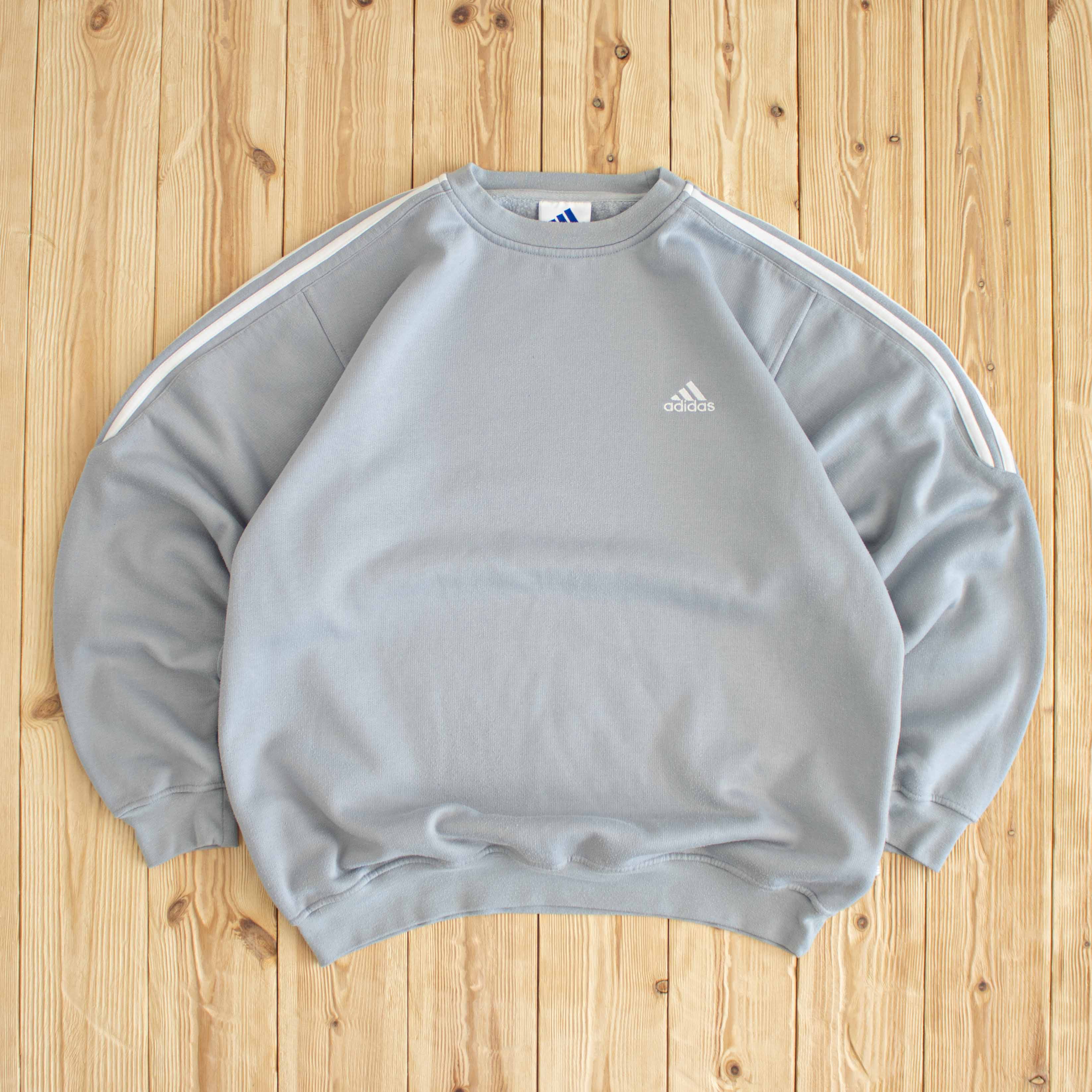 (M) Vintage Adidas Essential Embroidered Sweatshirt