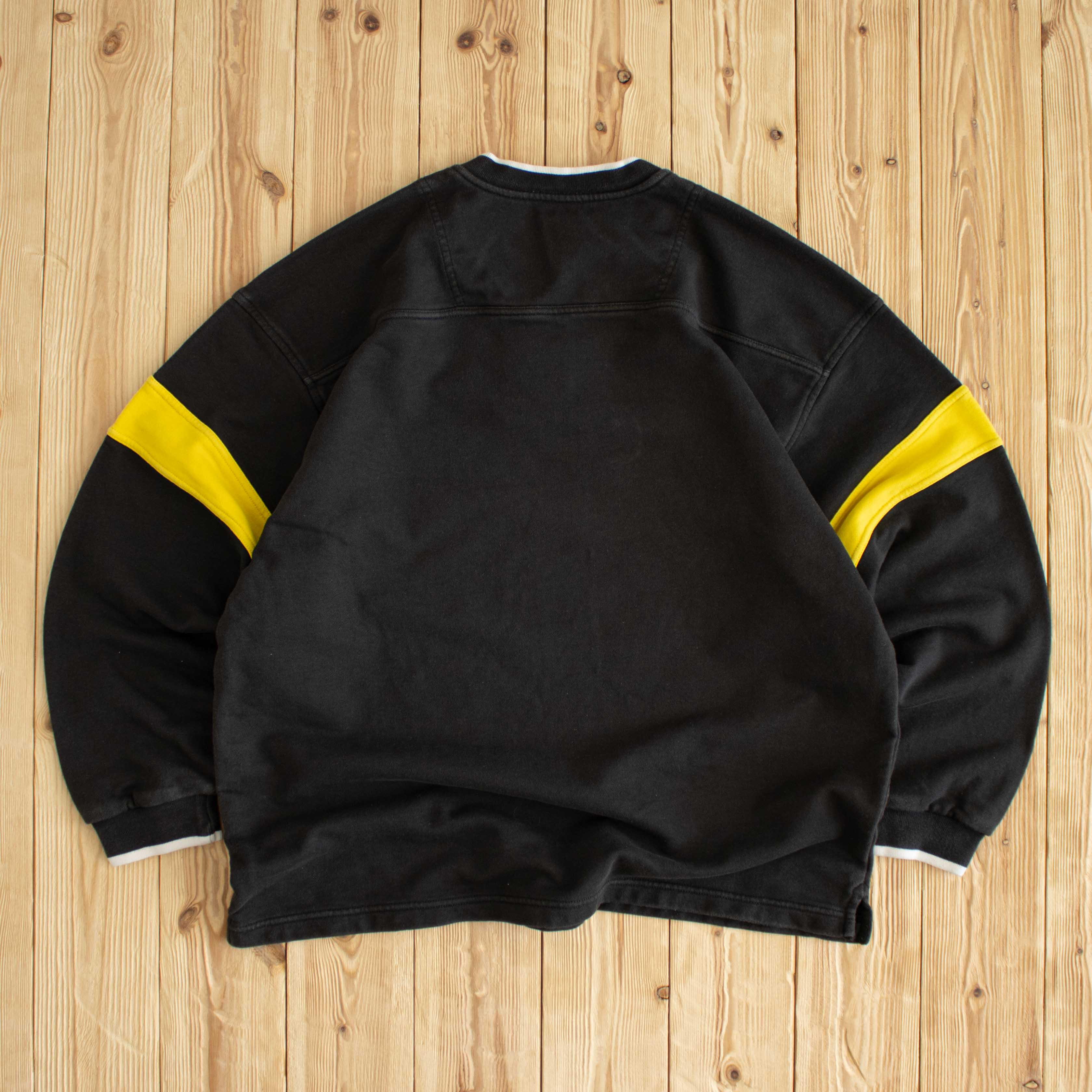 (M/L) Vintage Nike Swoosh Embroidered Sweatshirt