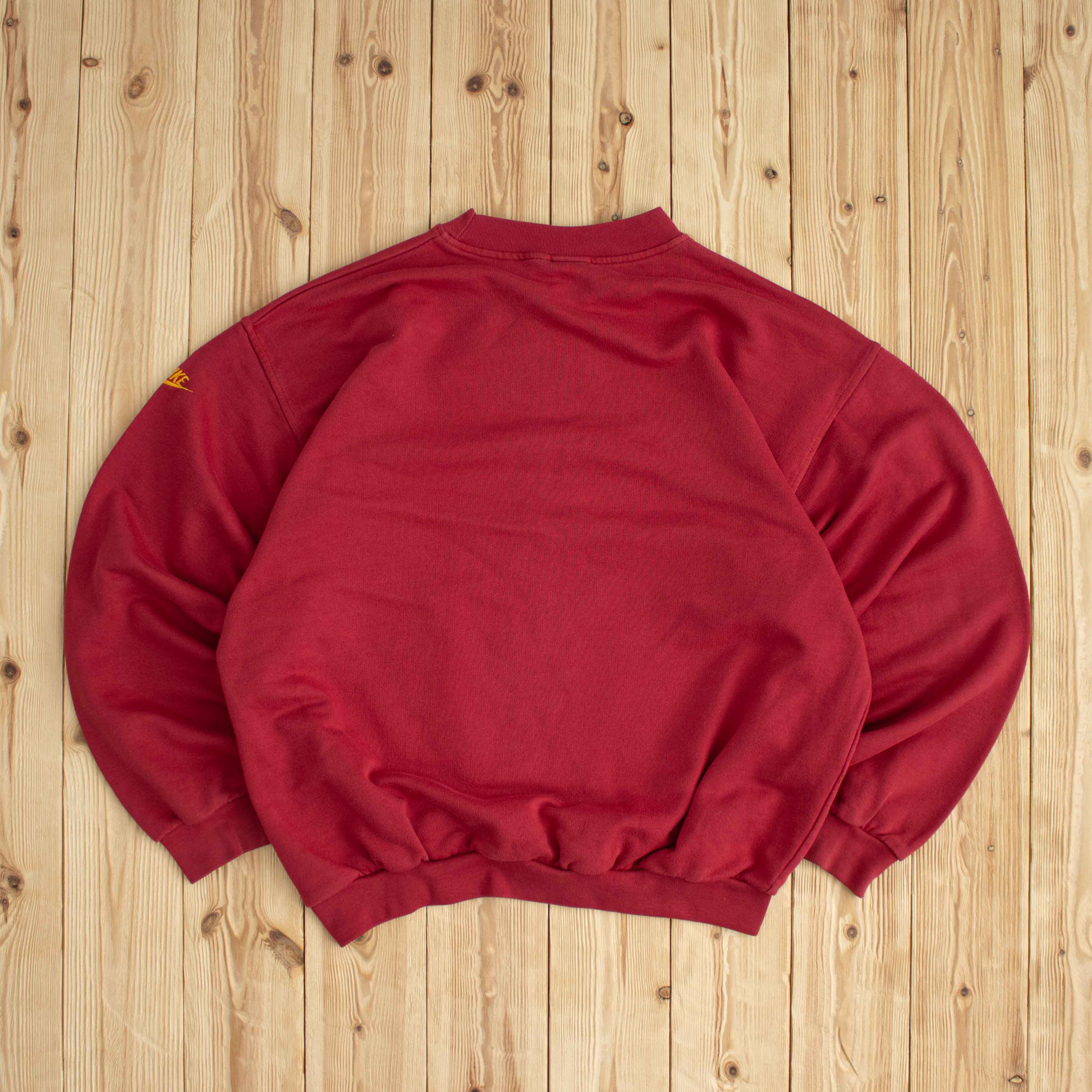 (L) Vintage Nike 'There Is No Finish Line' Embroidered Sweatshirt