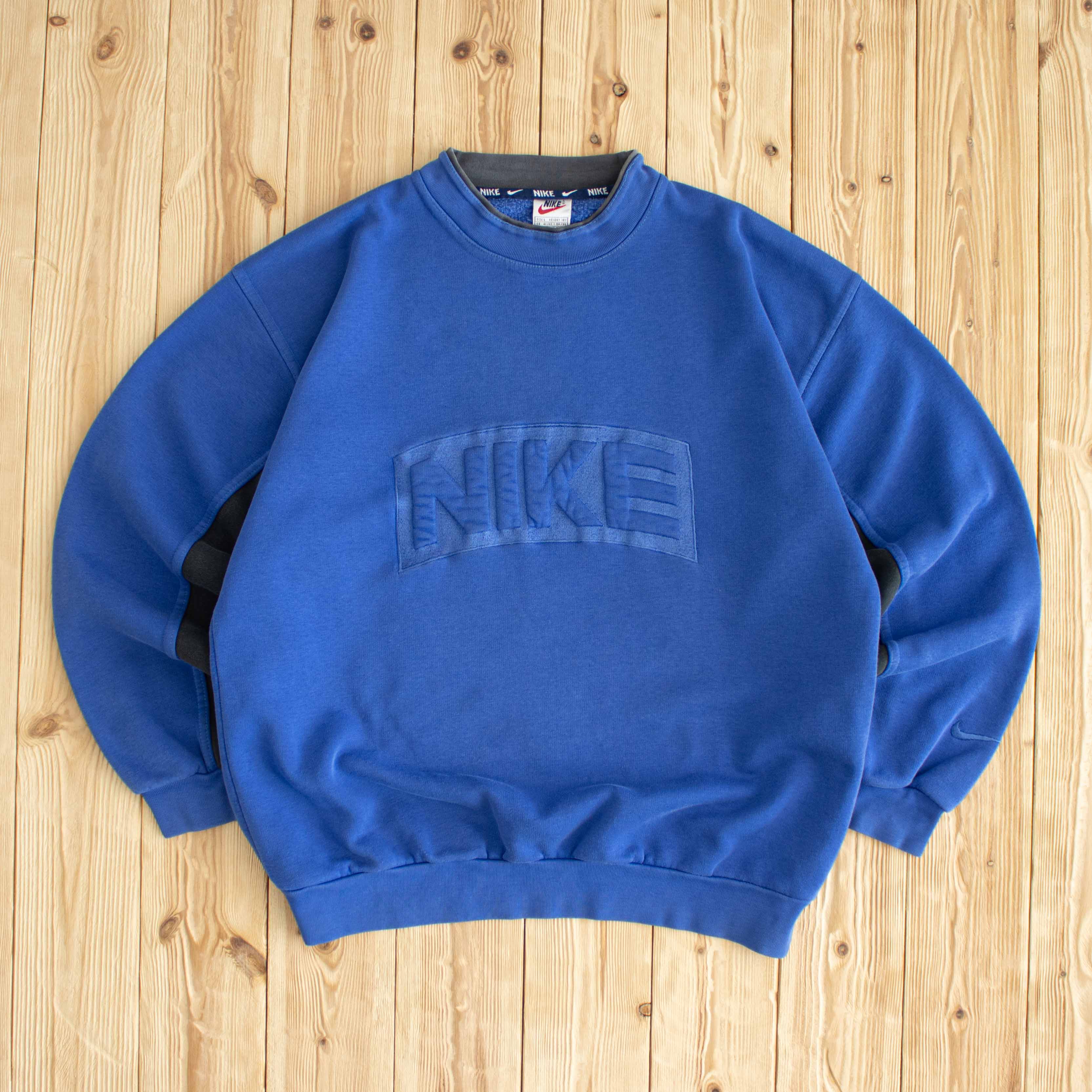 (M) Vintage Nike Spell Out Embroidered Sweatshirt