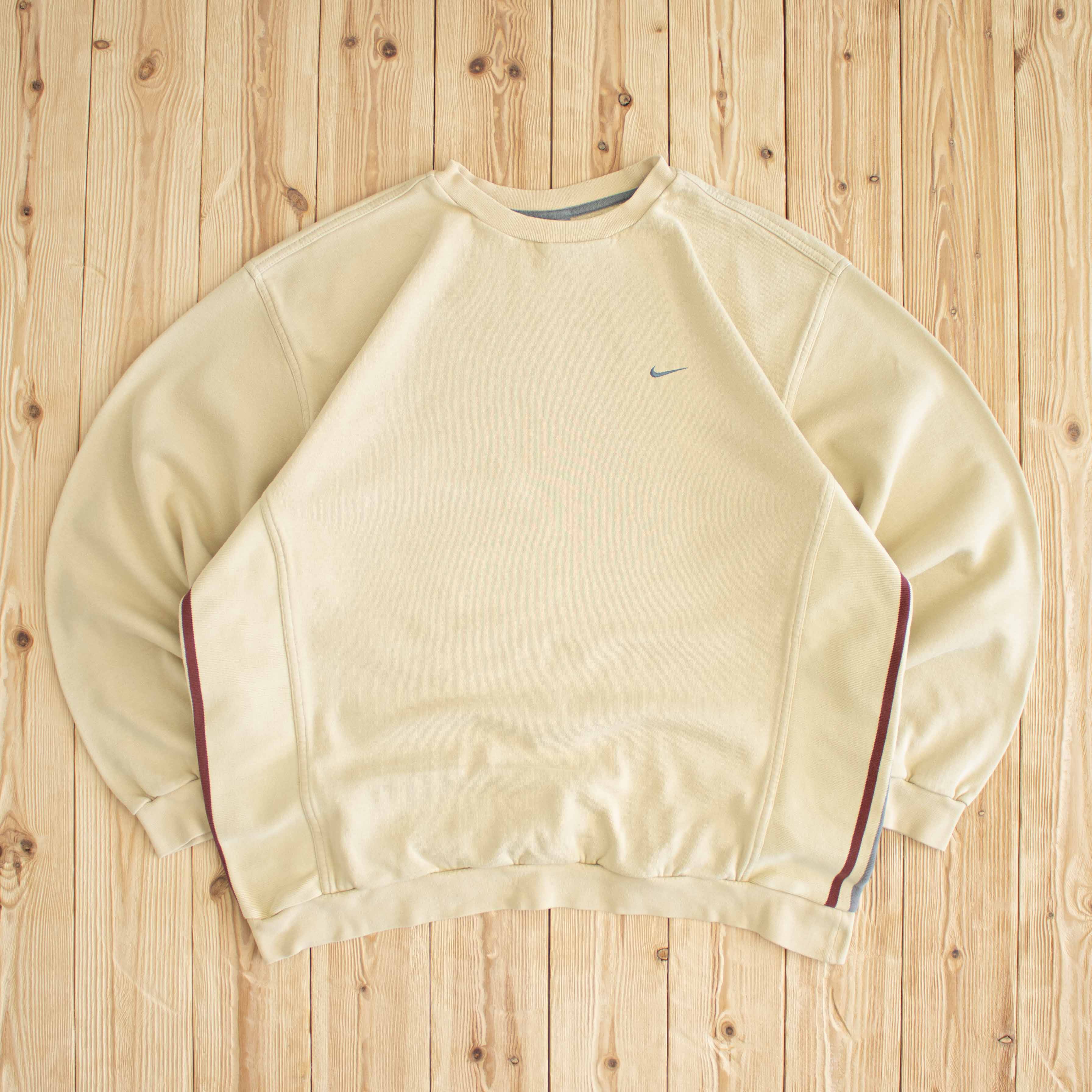 (L/XL) Vintage Nike Essential Embroidered Sweatshirt
