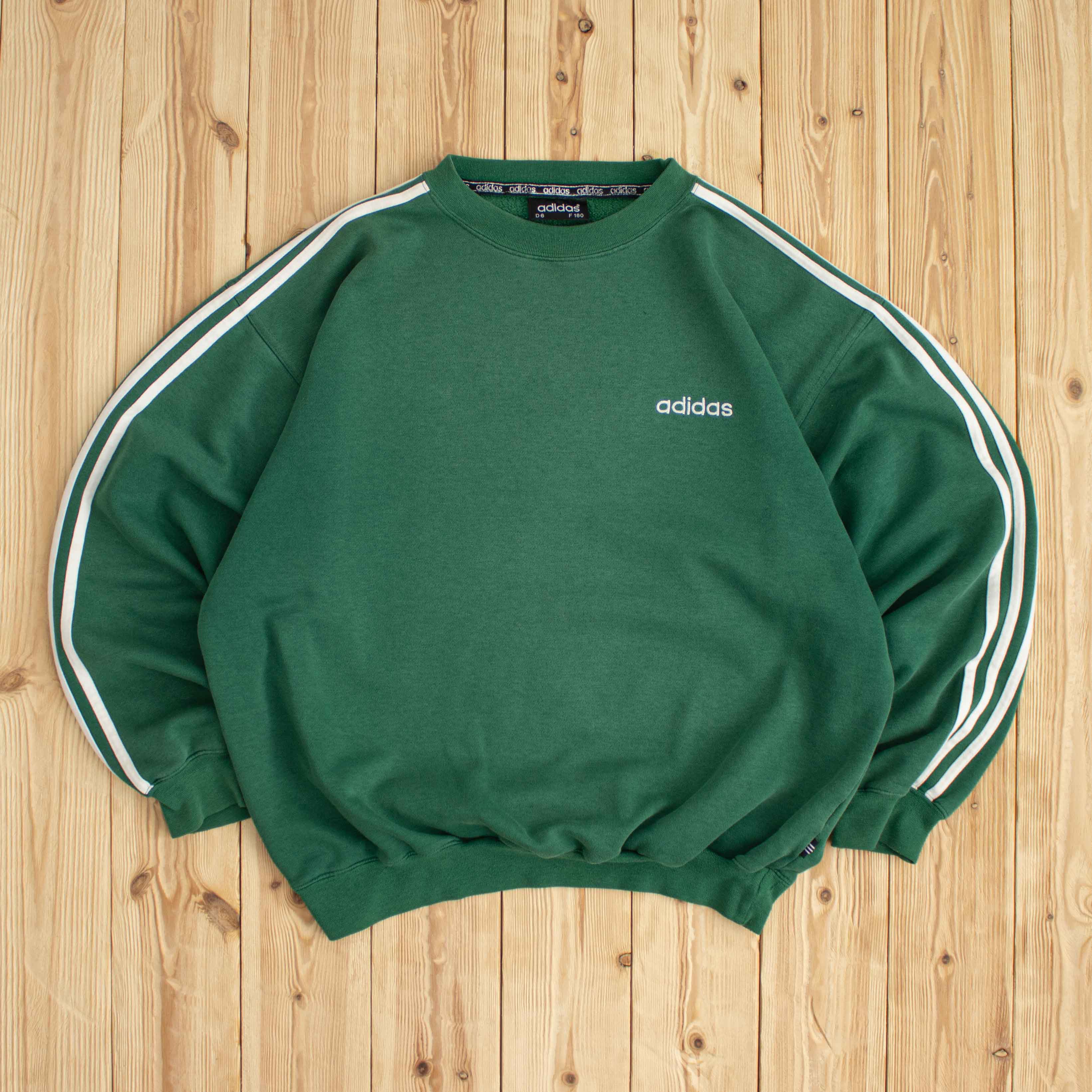 (M) Vintage Adidas Essential Embroidered Sweatshirt