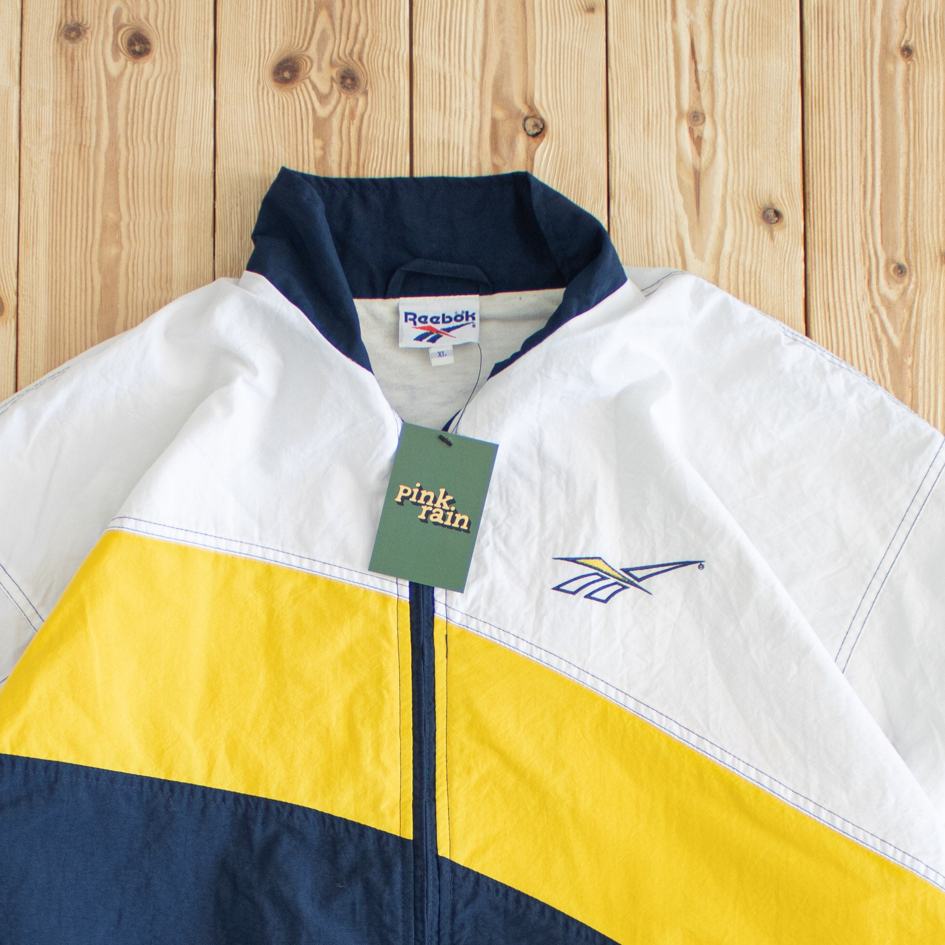 (L) Vintage Reebok Essential Embroidered Jacket