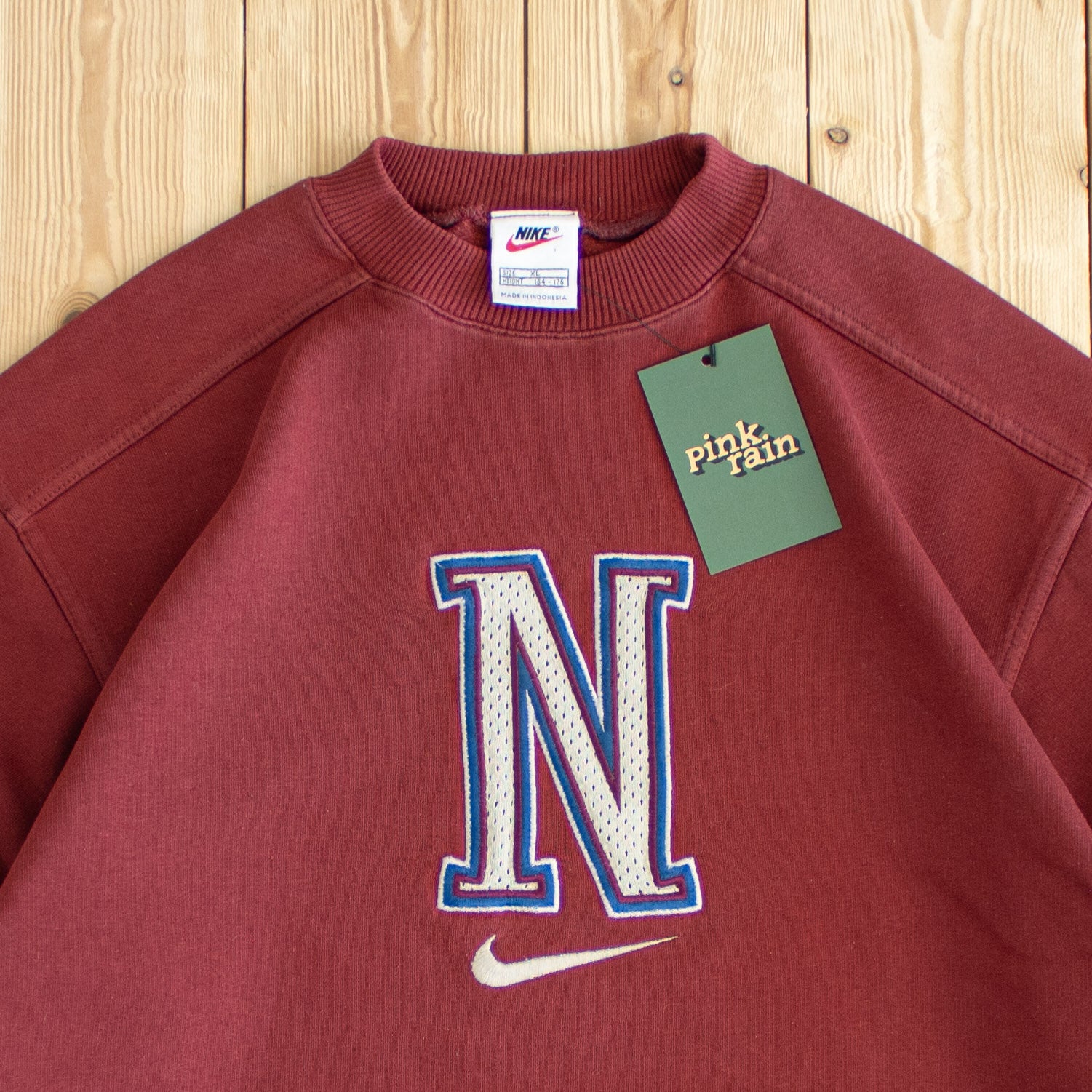 (S) Vintage Nike Logo Embroidered Sweatshirt