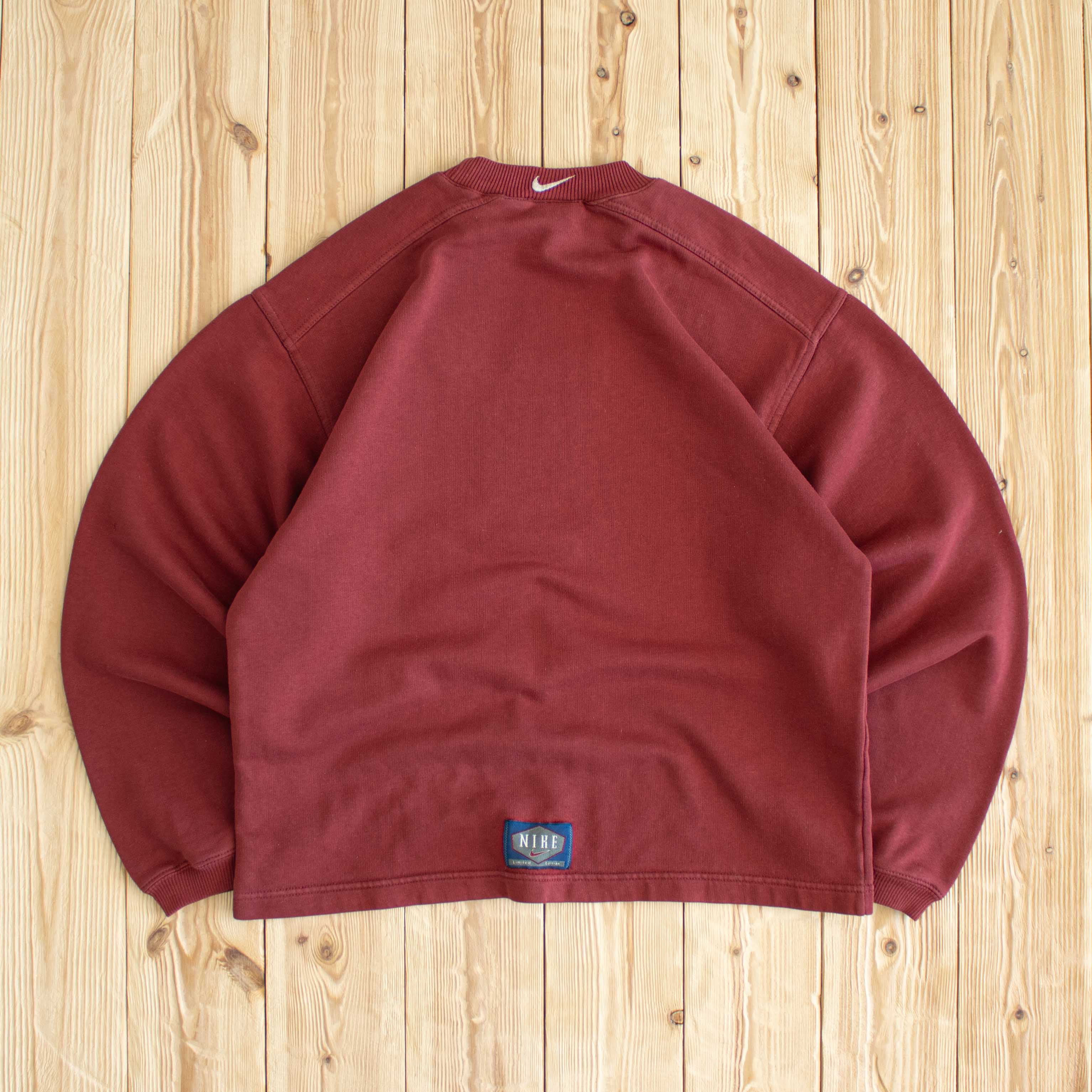 (S) Vintage Nike Logo Embroidered Sweatshirt