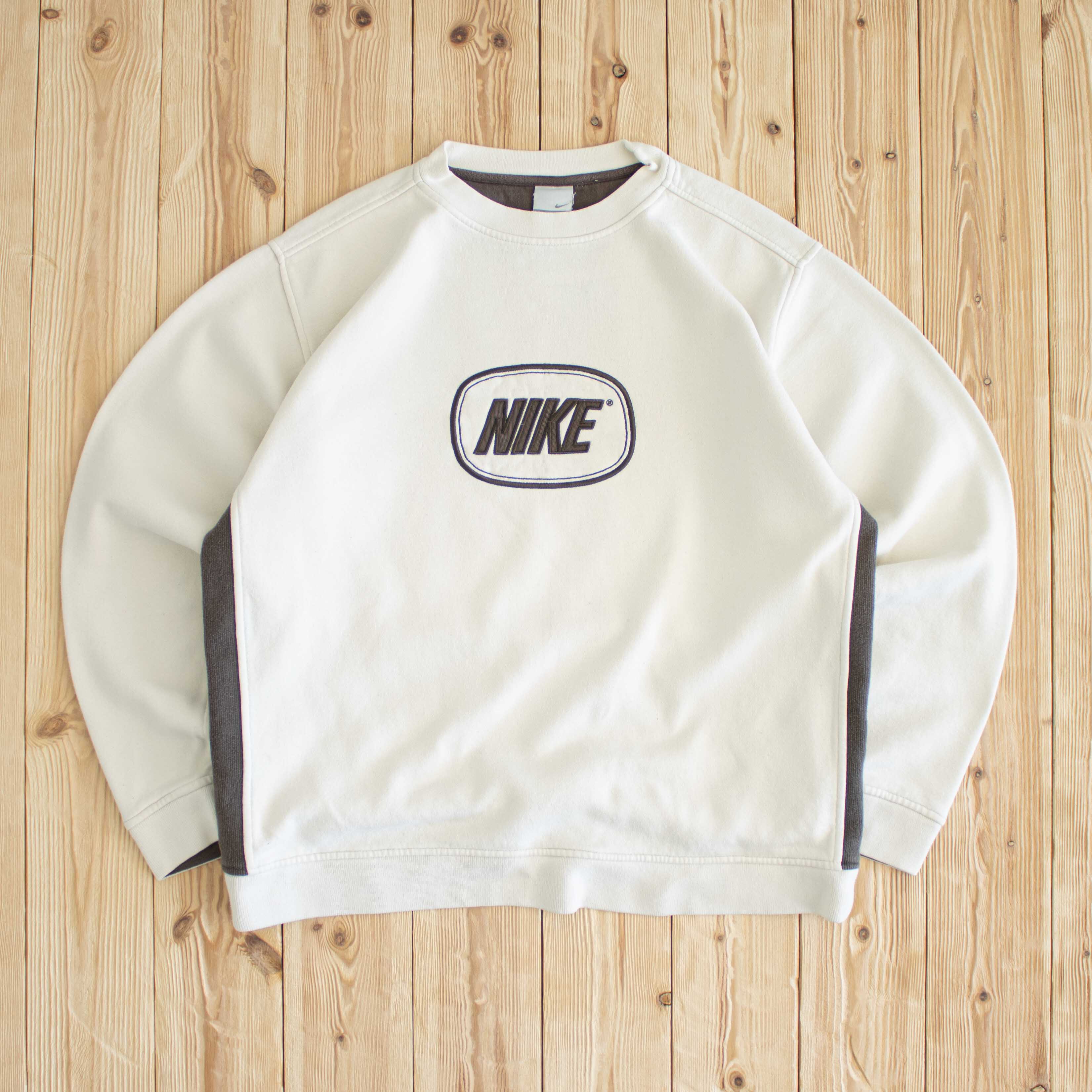 (M) Vintage Nike Spell Out Embroidered Sweatshirt