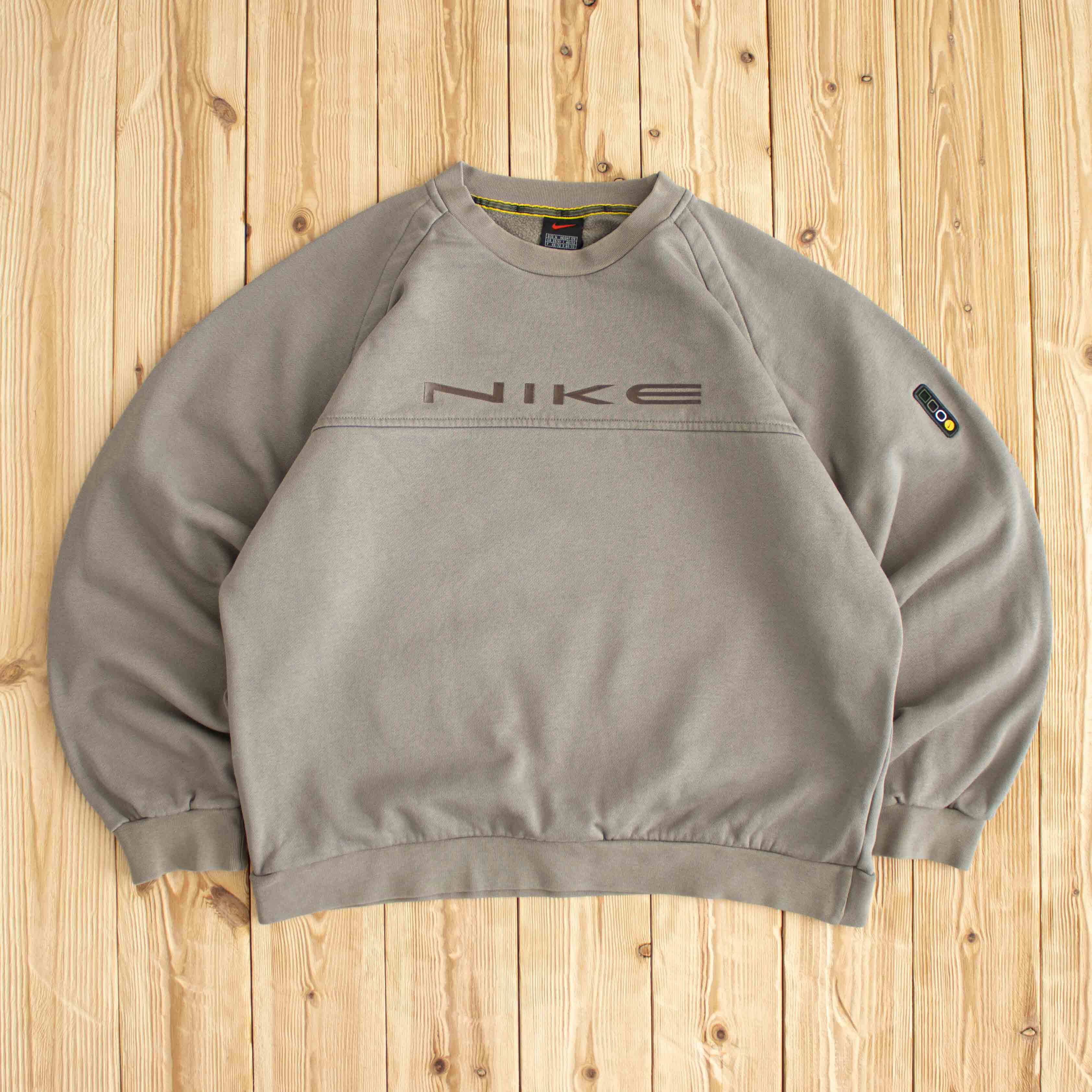 (S/M) Vintage Nike Spell Out Embroidered Sweatshirt