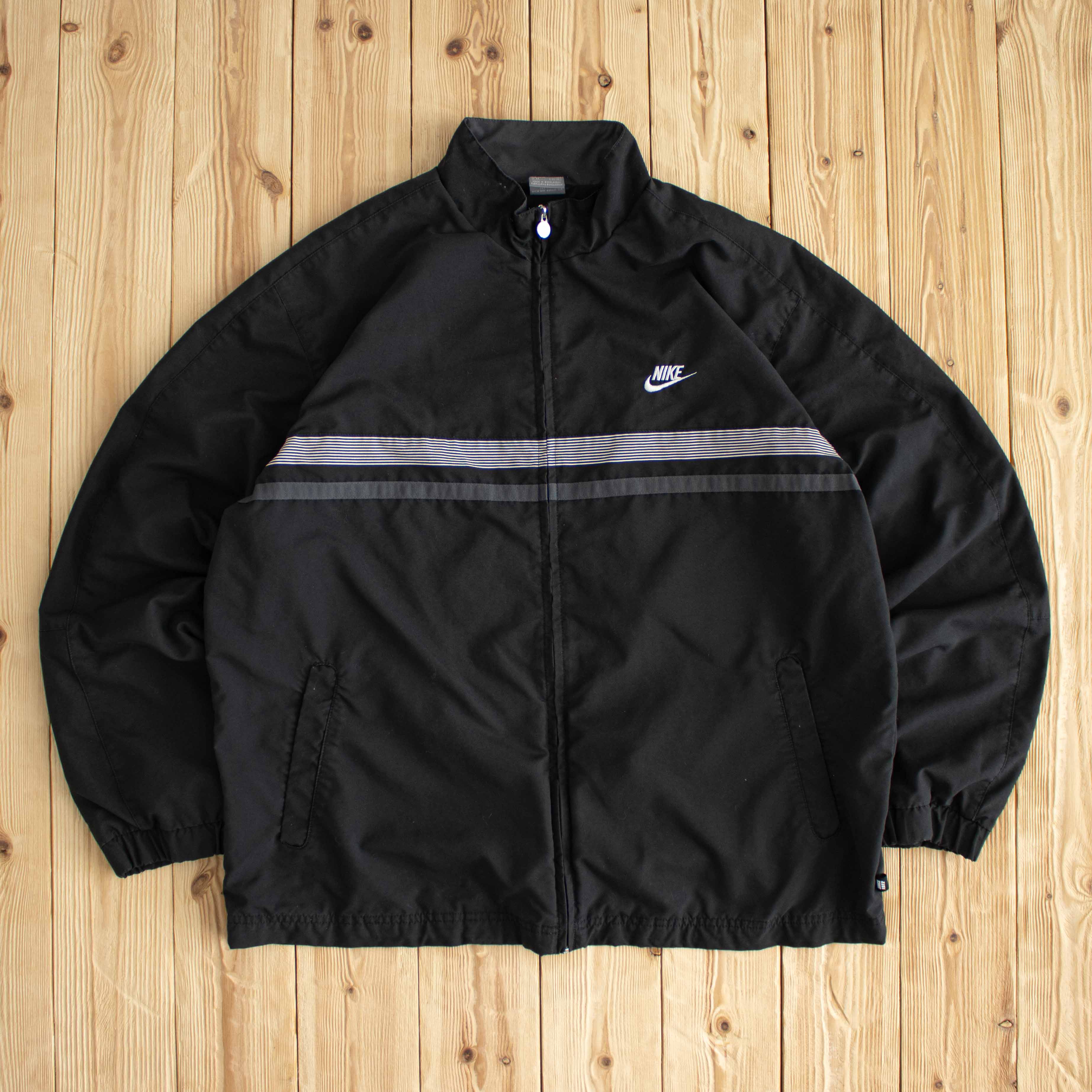 (L/XL) Vintage Nike Embroidered Jacket