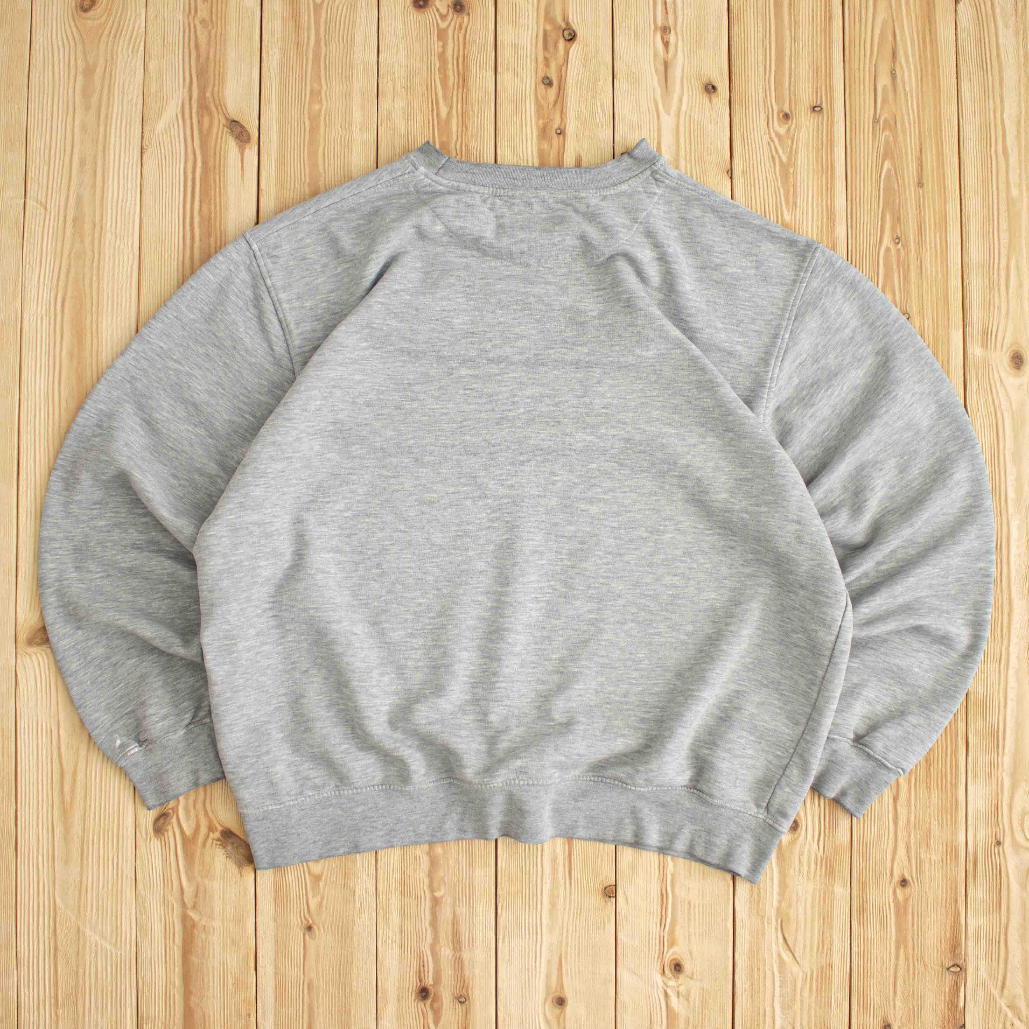 (M/L) Vintage Nike Essential Embroidered Sweatshirt