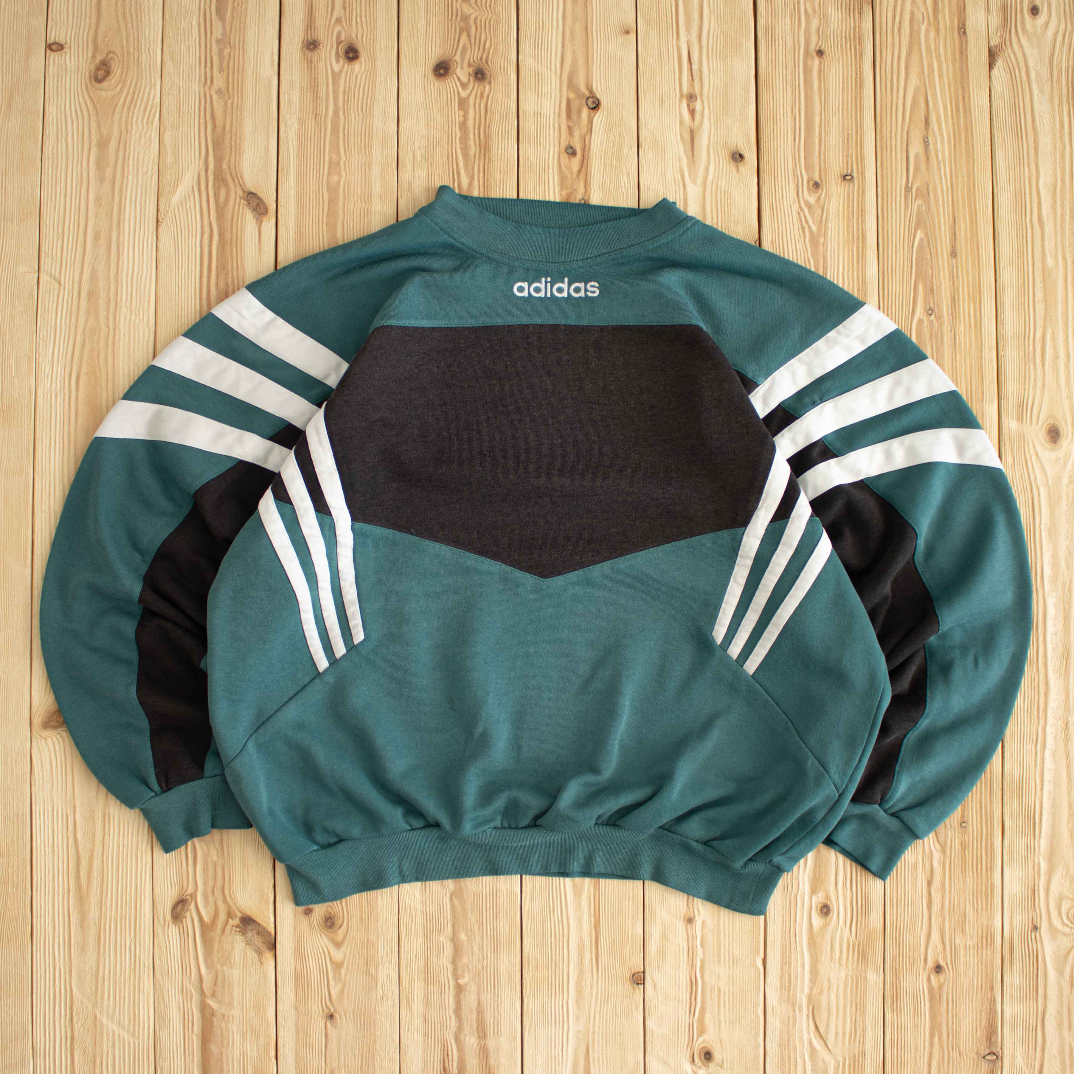 (L/XL) Vintage Adidas Side Stripe Sweatshirt