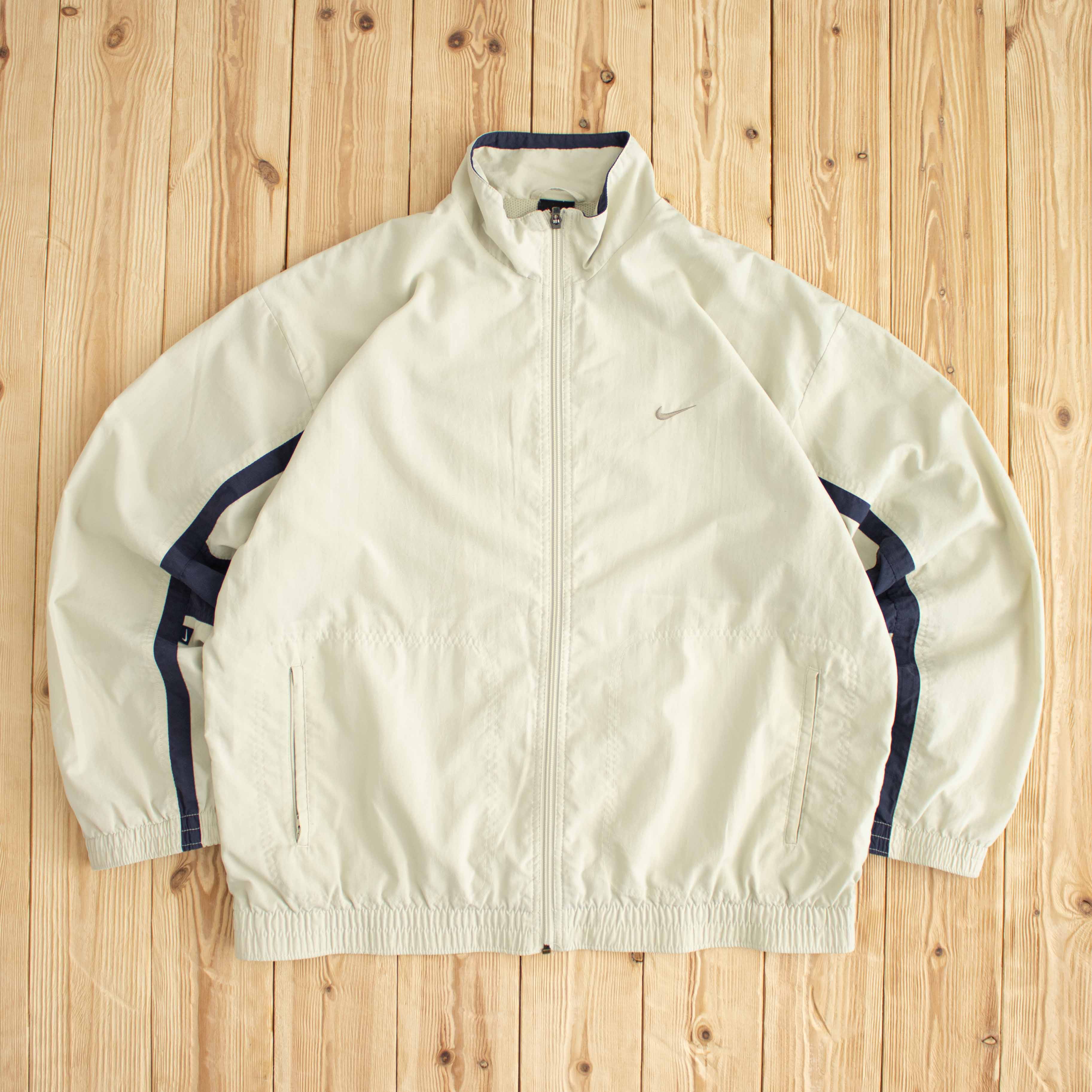 (M/L) Vintage Nike Essential Embroidered Jacket
