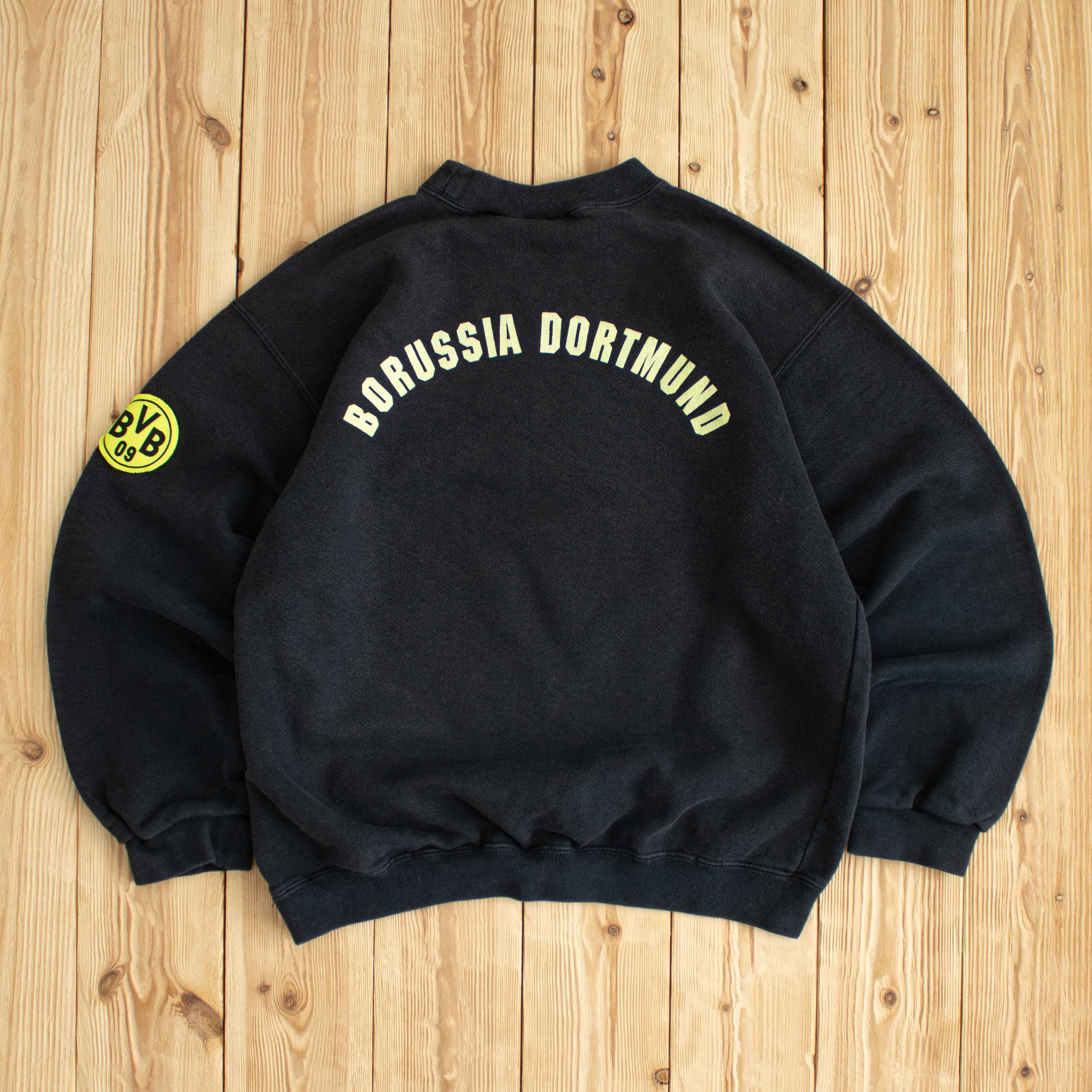 (XS/S) Vintage Nike Borussia Dortmund Embroidered Sweatshirt