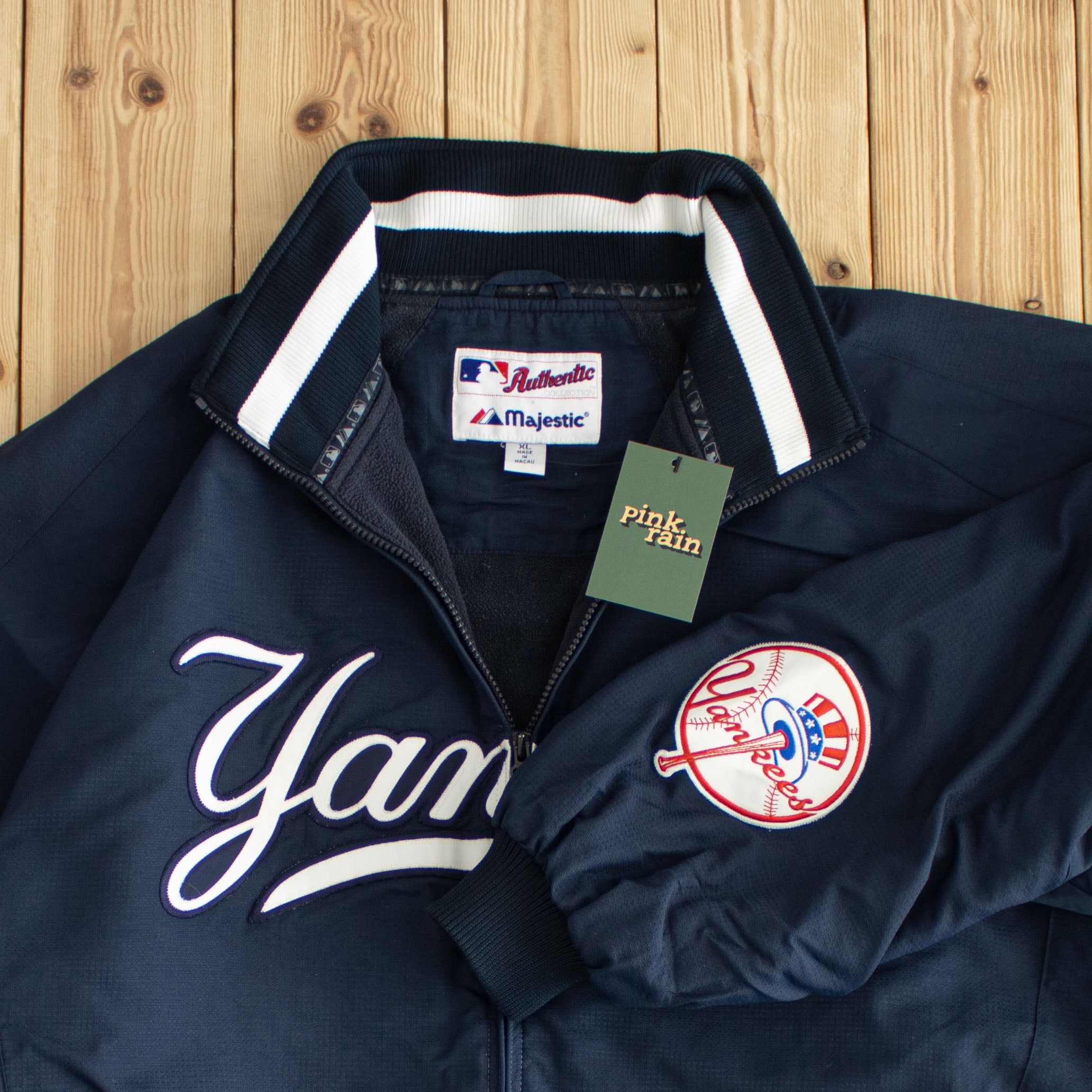 (XL) New York Yankees Majestic Vintage Embroidered Puffer Jacket Blue
