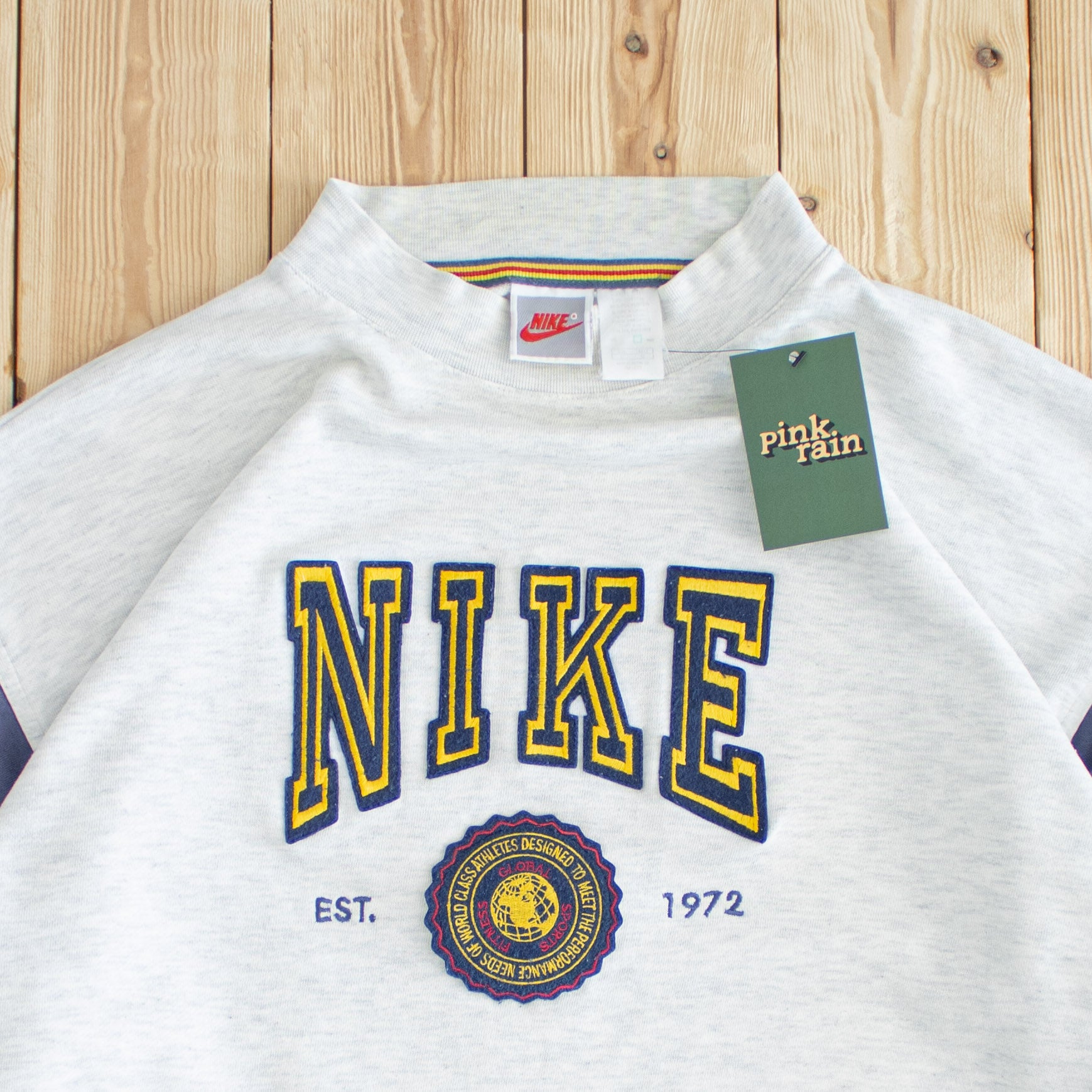 (M/L) Nike Vintage Spell Out Embroidered Sweatshirt Gray