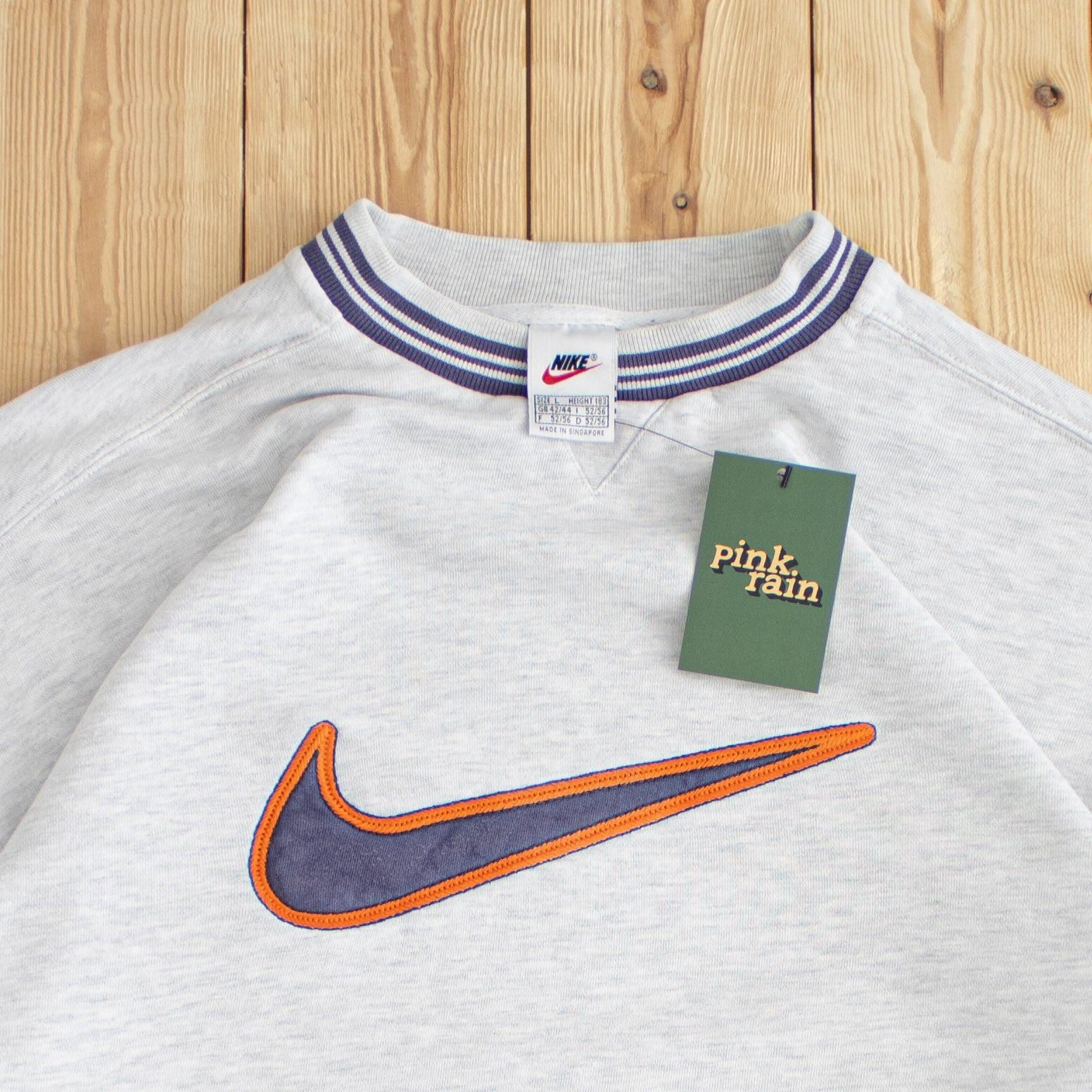 (L) Nike Vintage Swoosh Embroidered Sweatshirt Gray