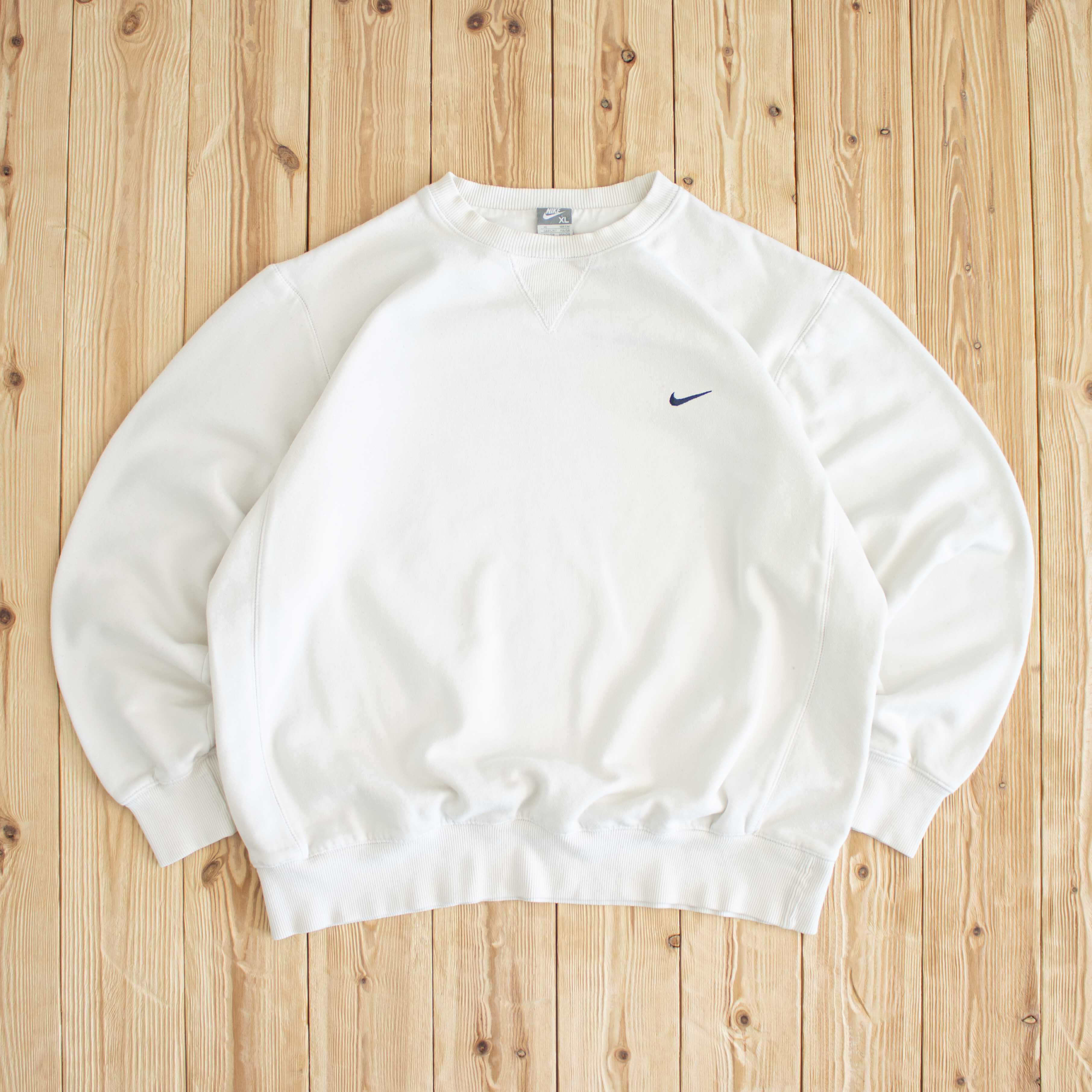(XL) Nike Vintage Essential Embroidered Sweatshirt White