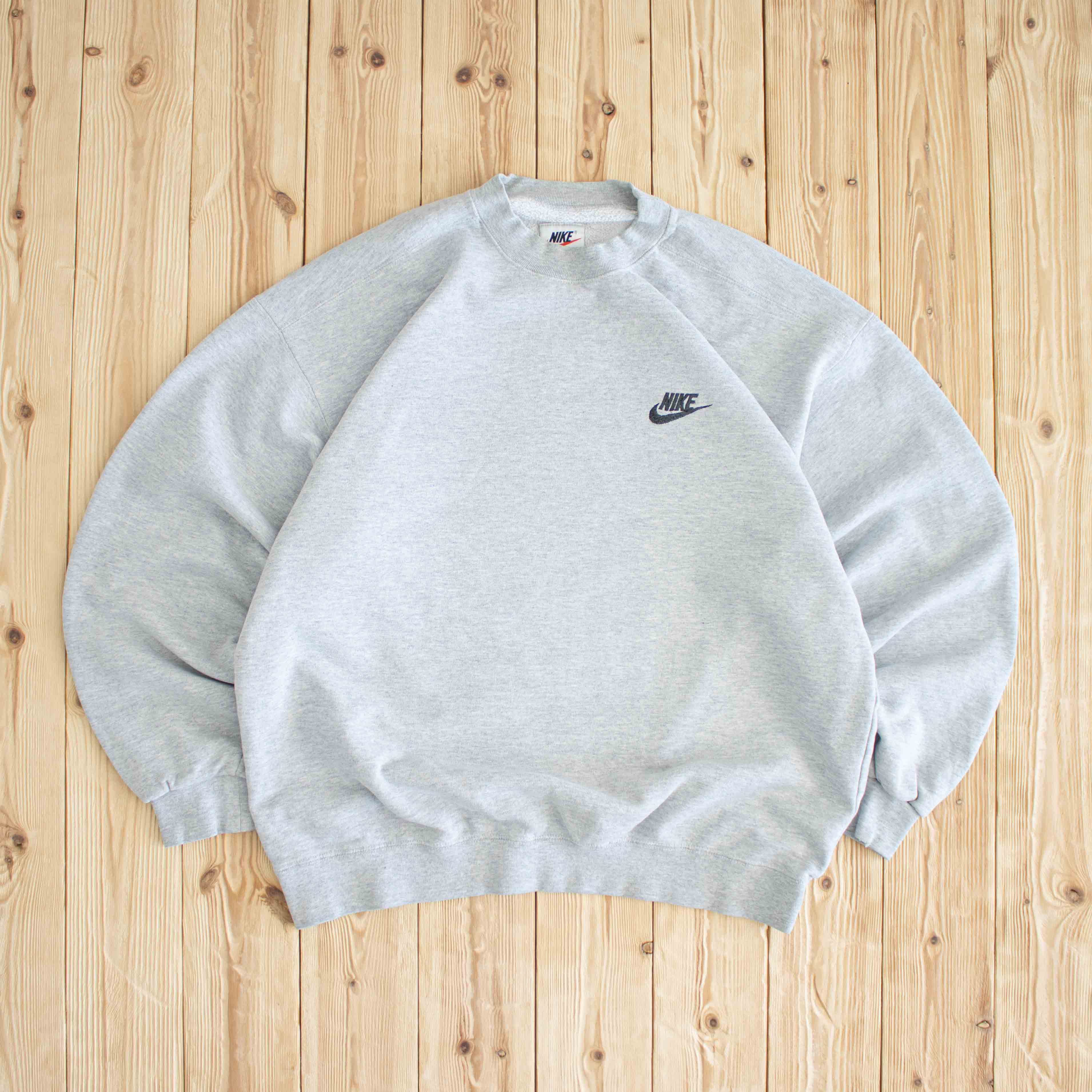 (XL) Nike Vintage Essential Embroidered Sweatshirt Gray