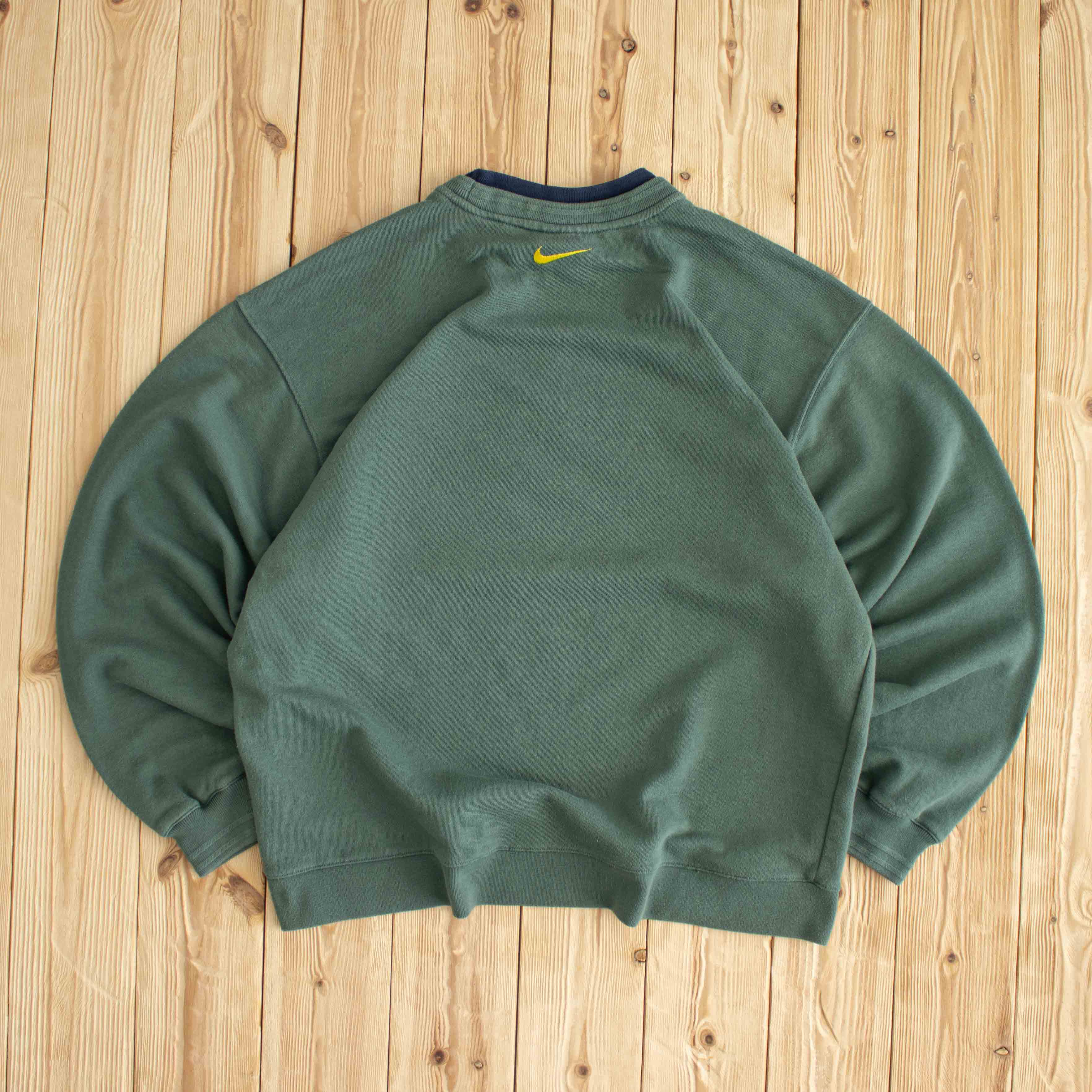 (M/L) Nike Vintage Authentic Athletic Embroidered Sweatshirt Green