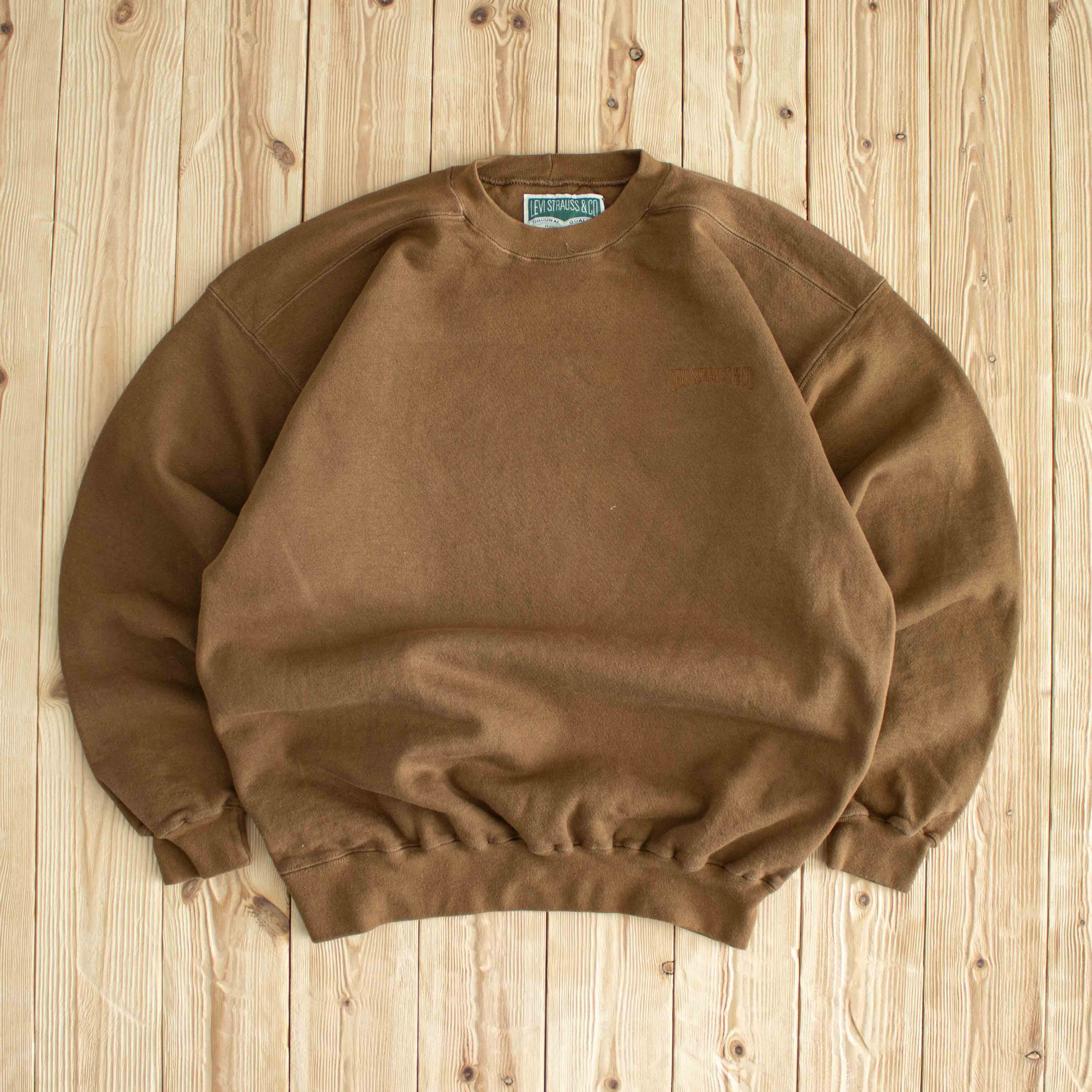 (L) Levi's Vintage Essential Embroidered Sweatshirt Brown