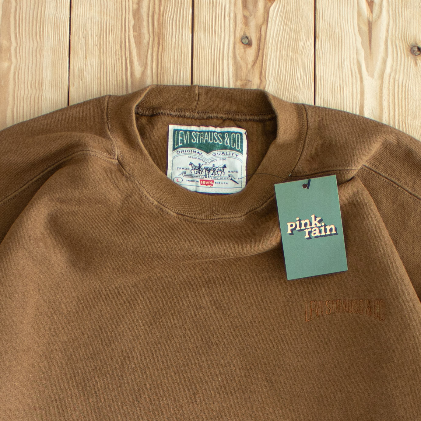 (L) Levi's Vintage Essential Embroidered Sweatshirt Brown