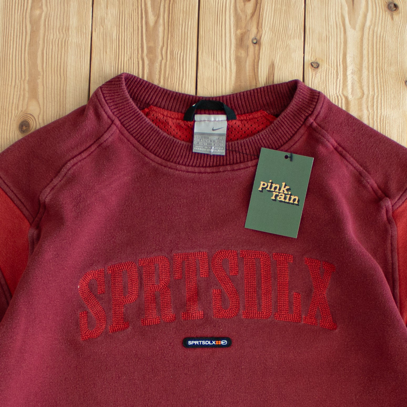 (M) Nike SPRTSDLX Vintage Embroidered Sweatshirt Red