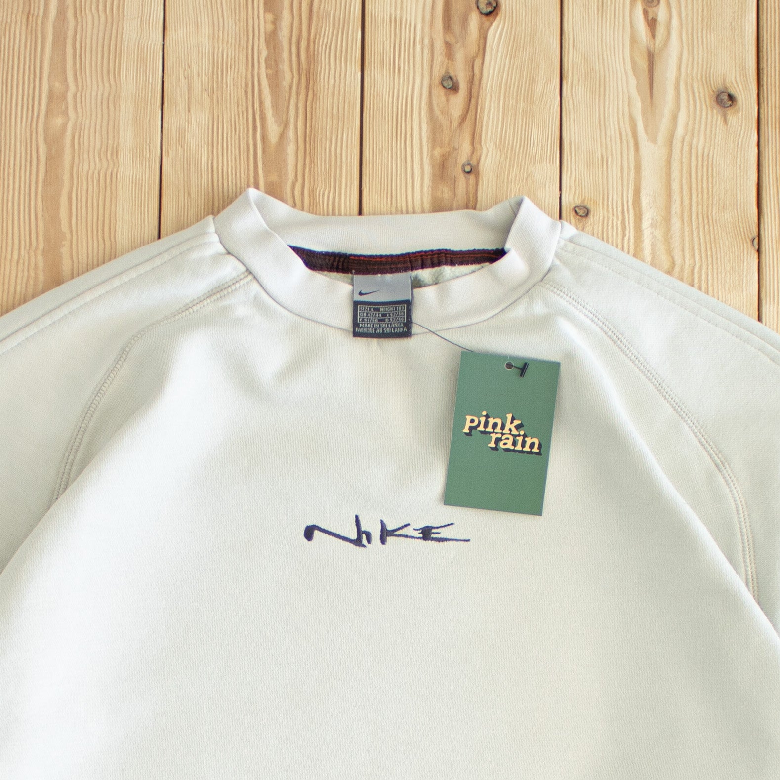 (L) Nike Spell Out Vintage Embroidered Sweatshirt Beige