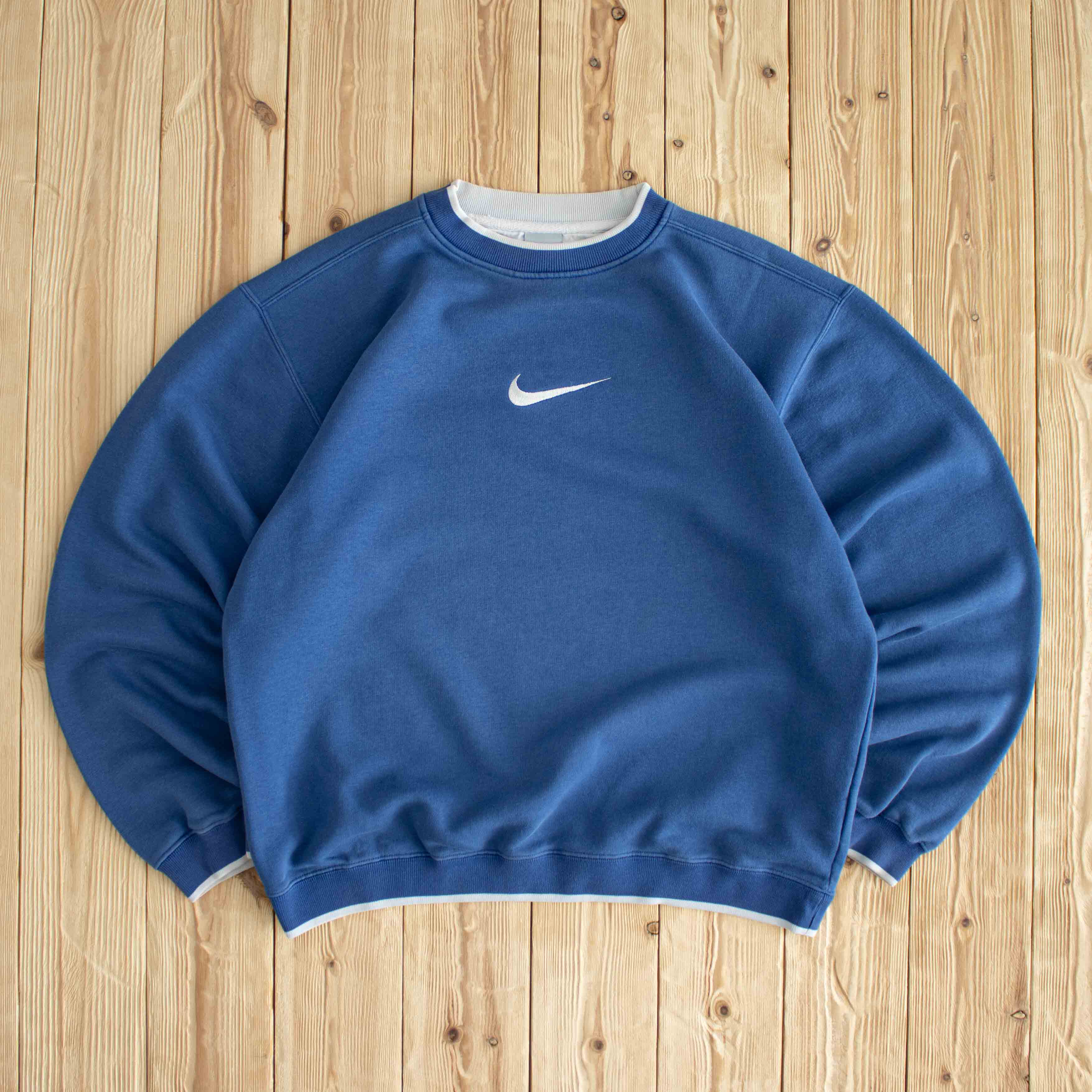 (M) Nike Swoosh Vintage Embroidered Sweatshirt Blue