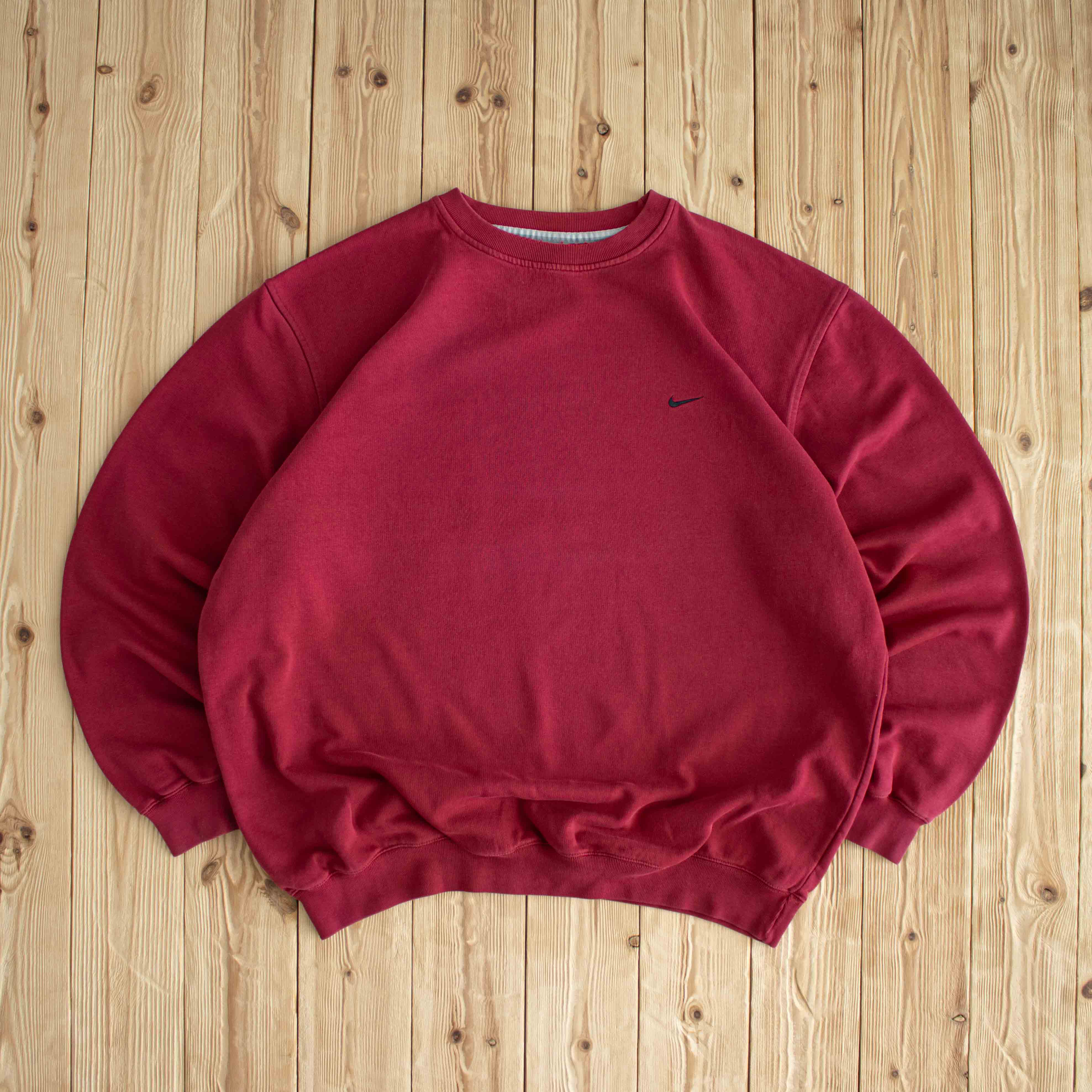 (XL) Nike Vintage Essential Embroidered Sweatshirt Red