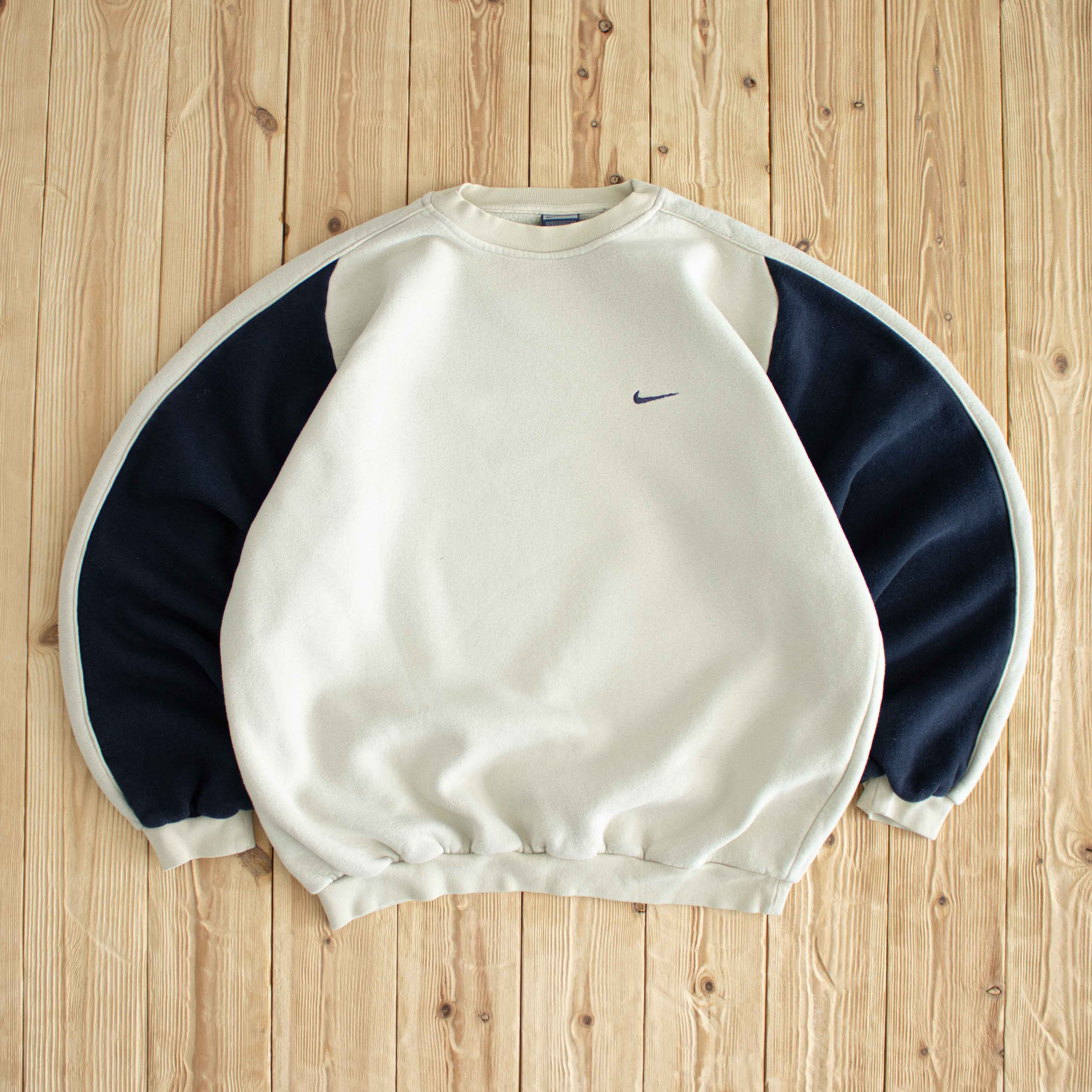 (L) Nike Vintage Essential Embroidered Sweatshirt Beige