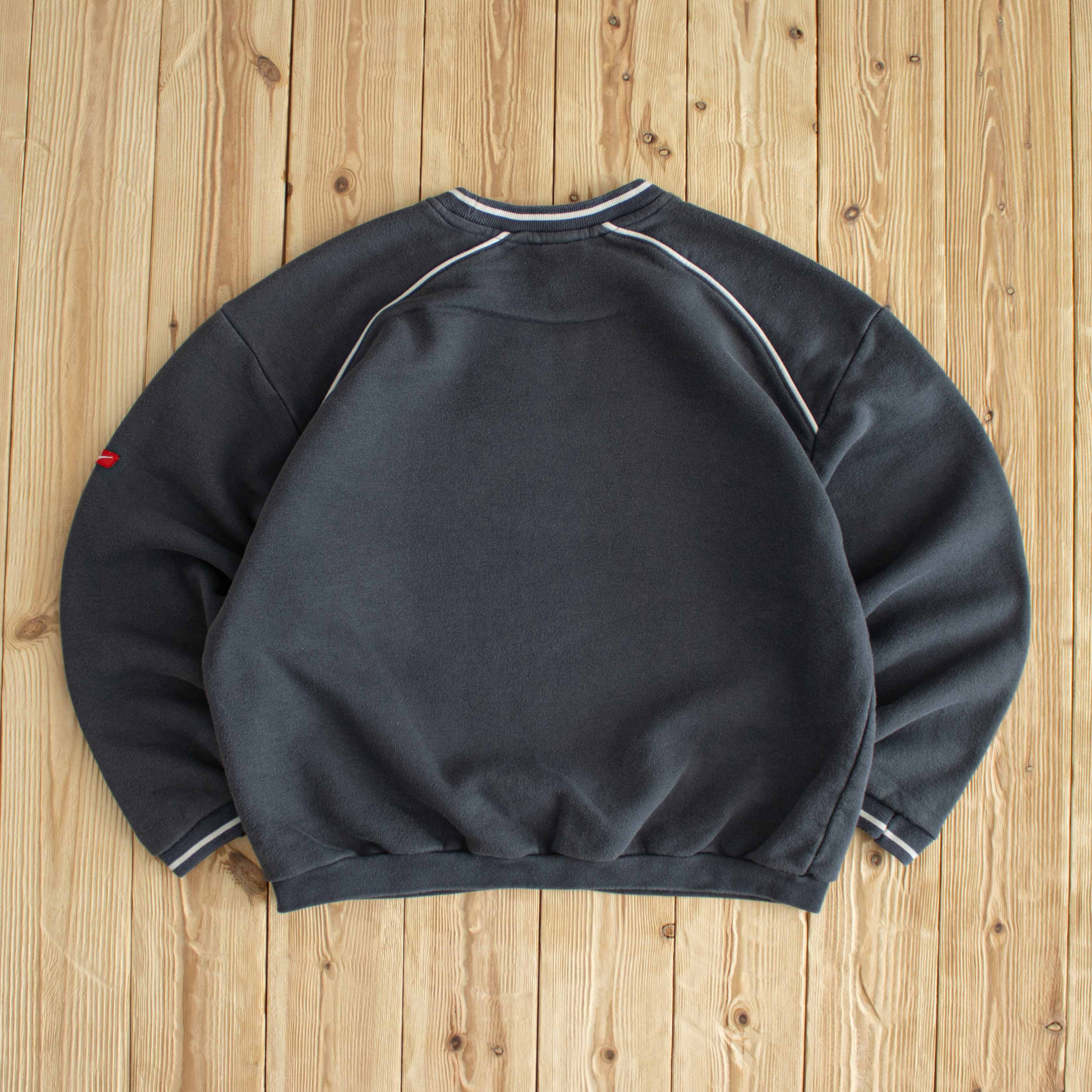 (S) Nike Swoosh Vintage Embroidered Sweatshirt Gray