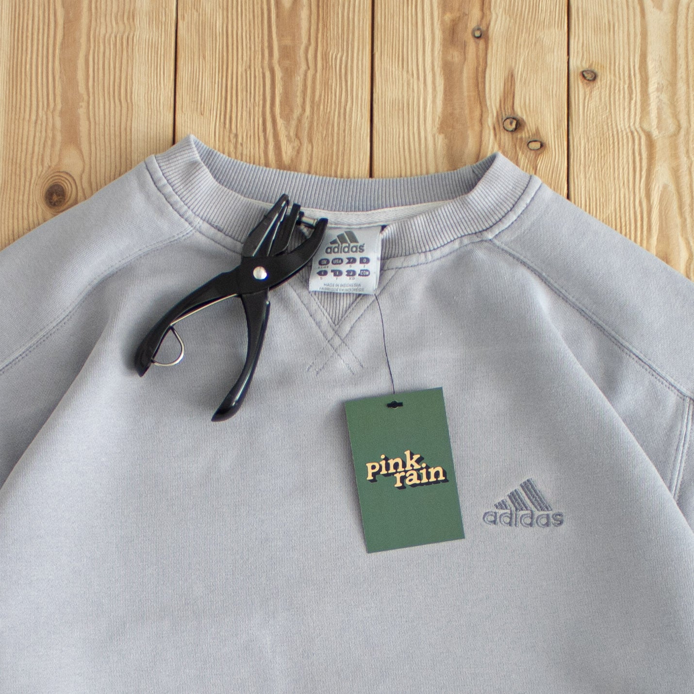 (M) Adidas Vintage Essential Embroidered Sweatshirt Gray