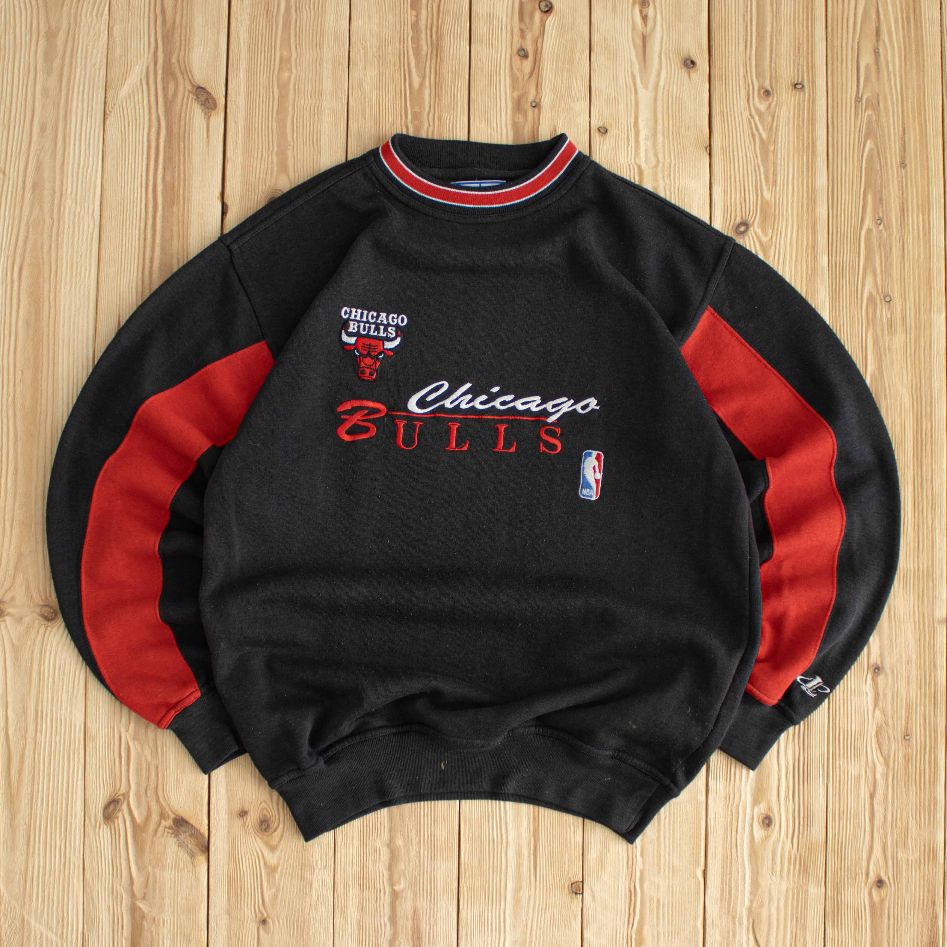 (S) Chicago Bulls Vintage Logo Athletic Embroidered Sweatshirt Black