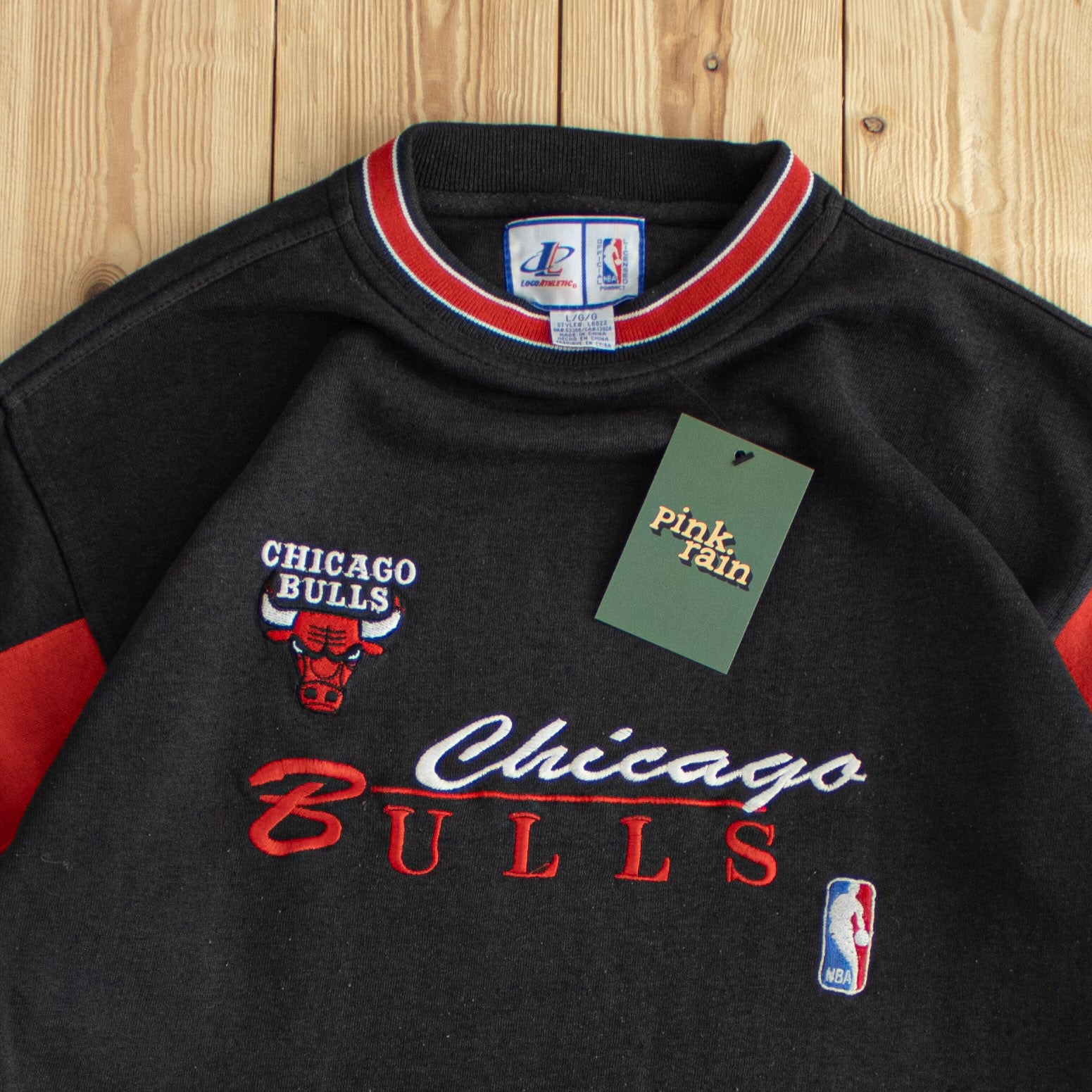 (S) Chicago Bulls Vintage Logo Athletic Embroidered Sweatshirt Black