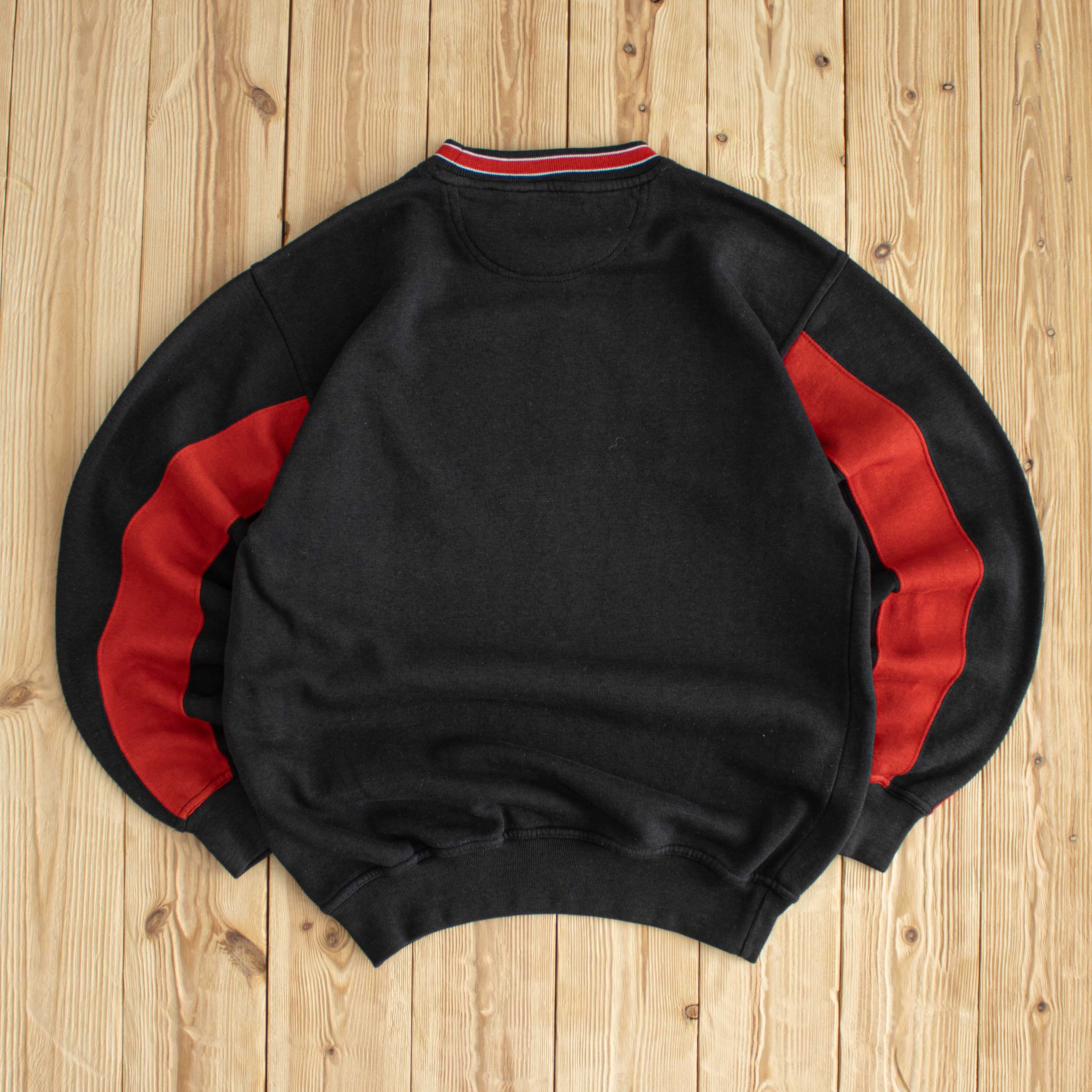 (S) Chicago Bulls Vintage Logo Athletic Embroidered Sweatshirt Black