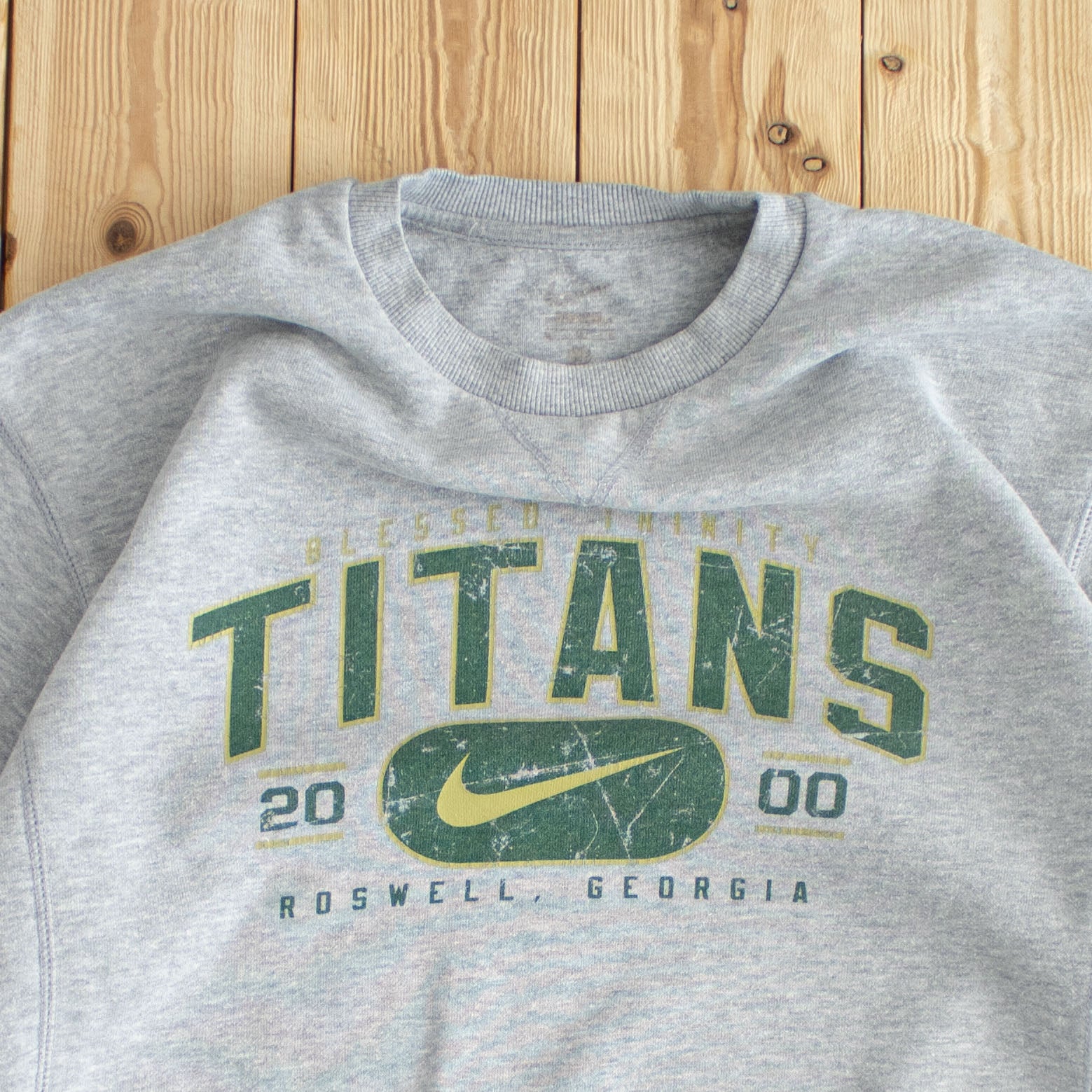 (M) Nike Titans Printed Sweatshirt Gray