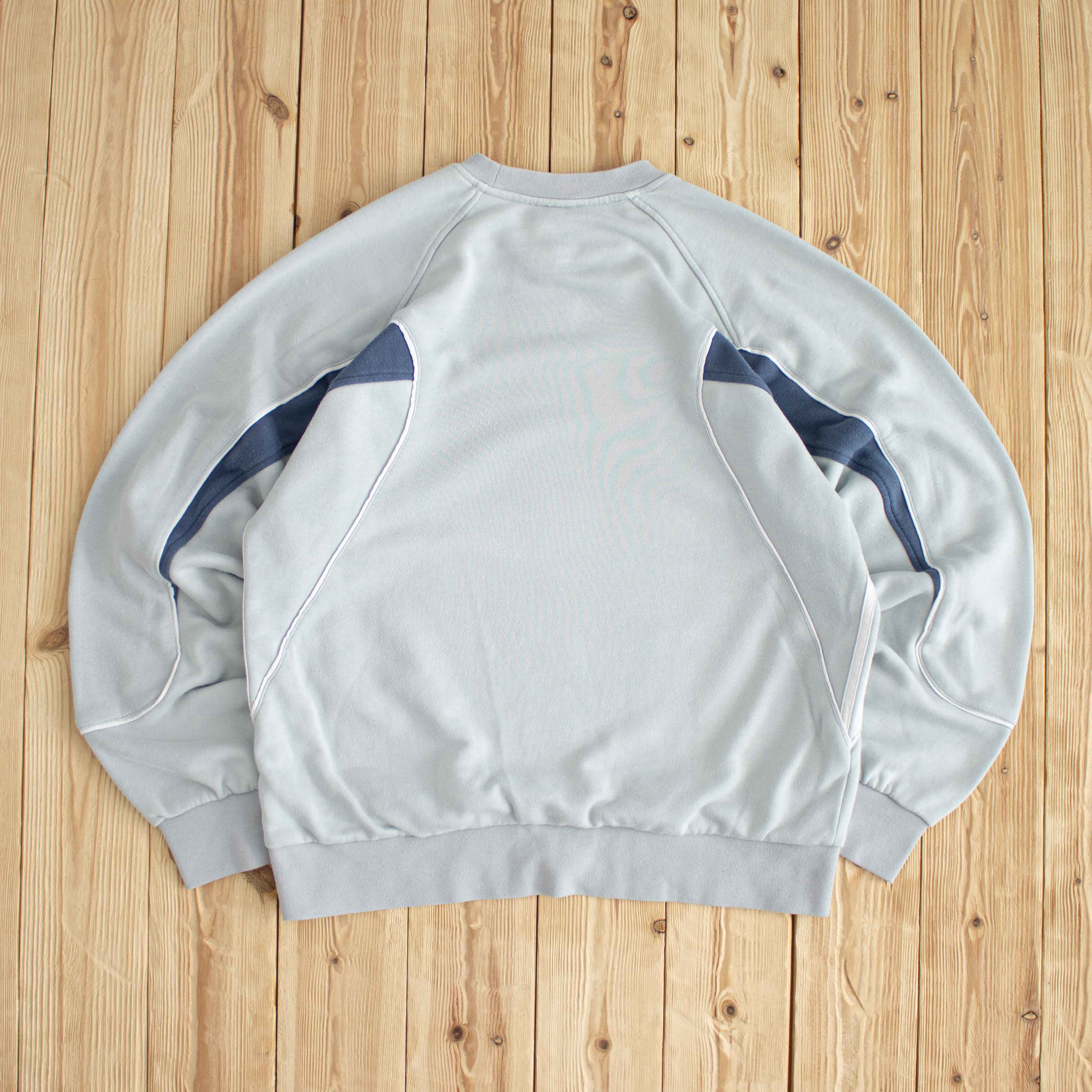 (M) Adidas Vintage Center Logo Embroidered Sweatshirt Blue