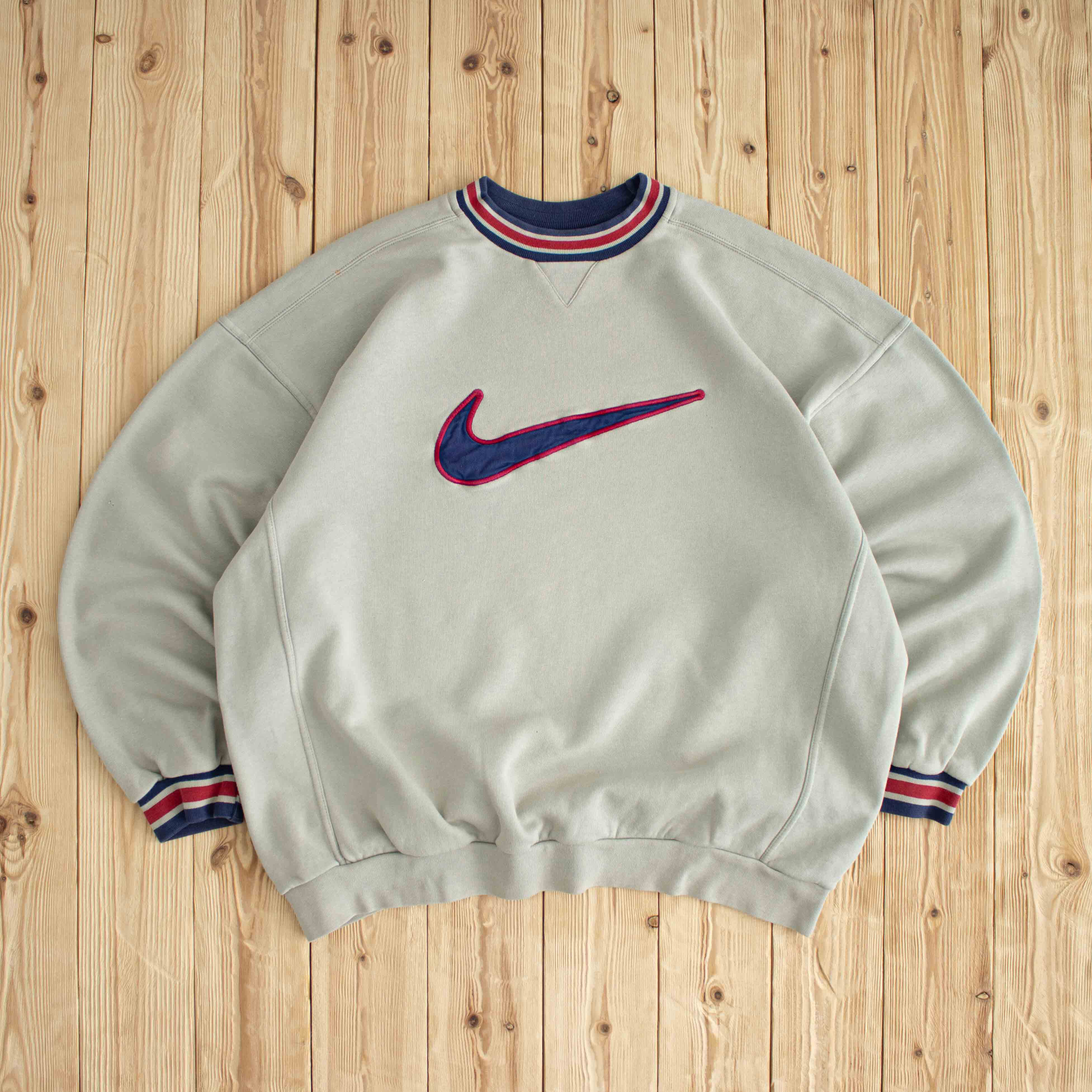 (XL) Nike Swoosh Vintage Embroidered Sweatshirt Beige