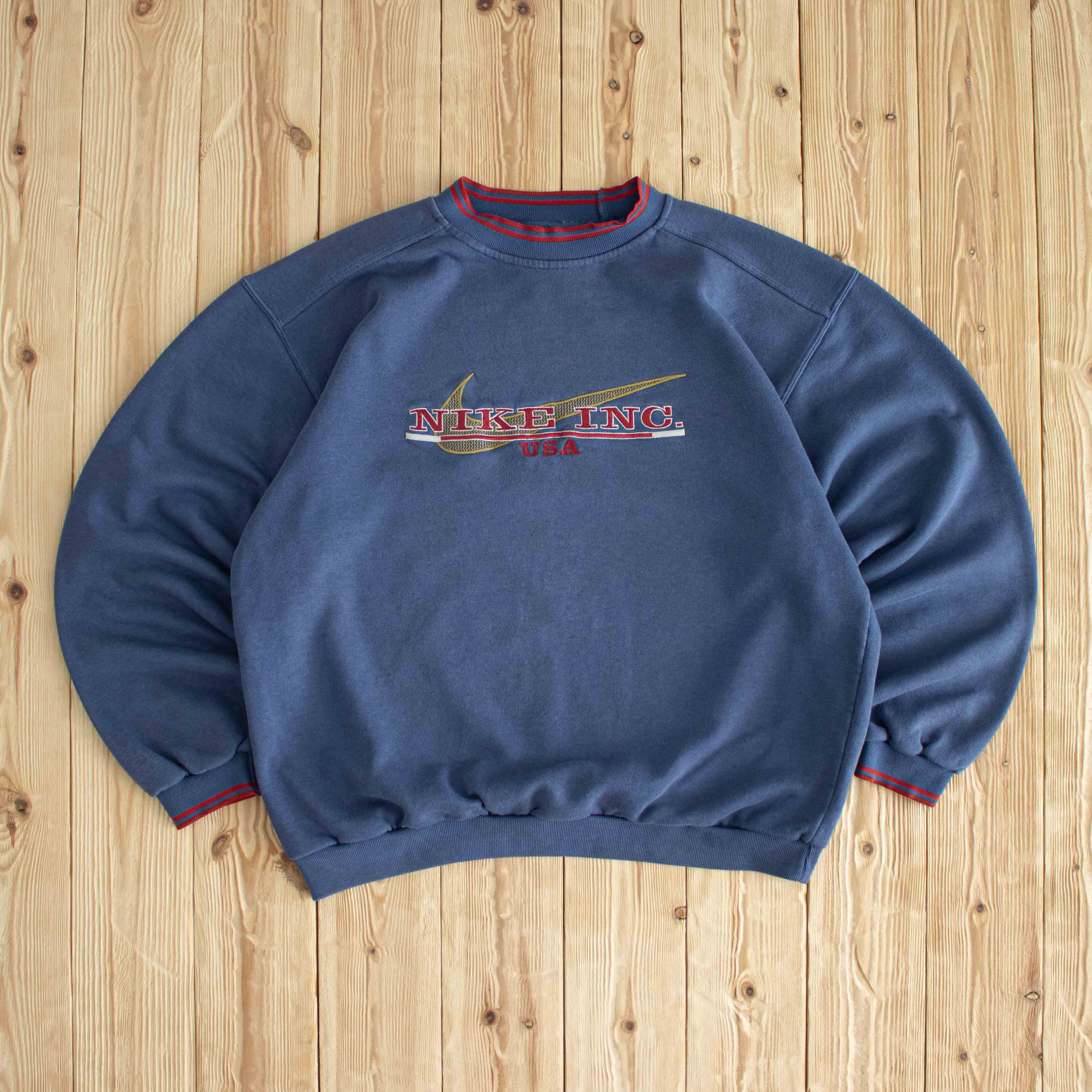 (M) Nike Inc. USA Vintage Embroidered Sweatshirt Blue
