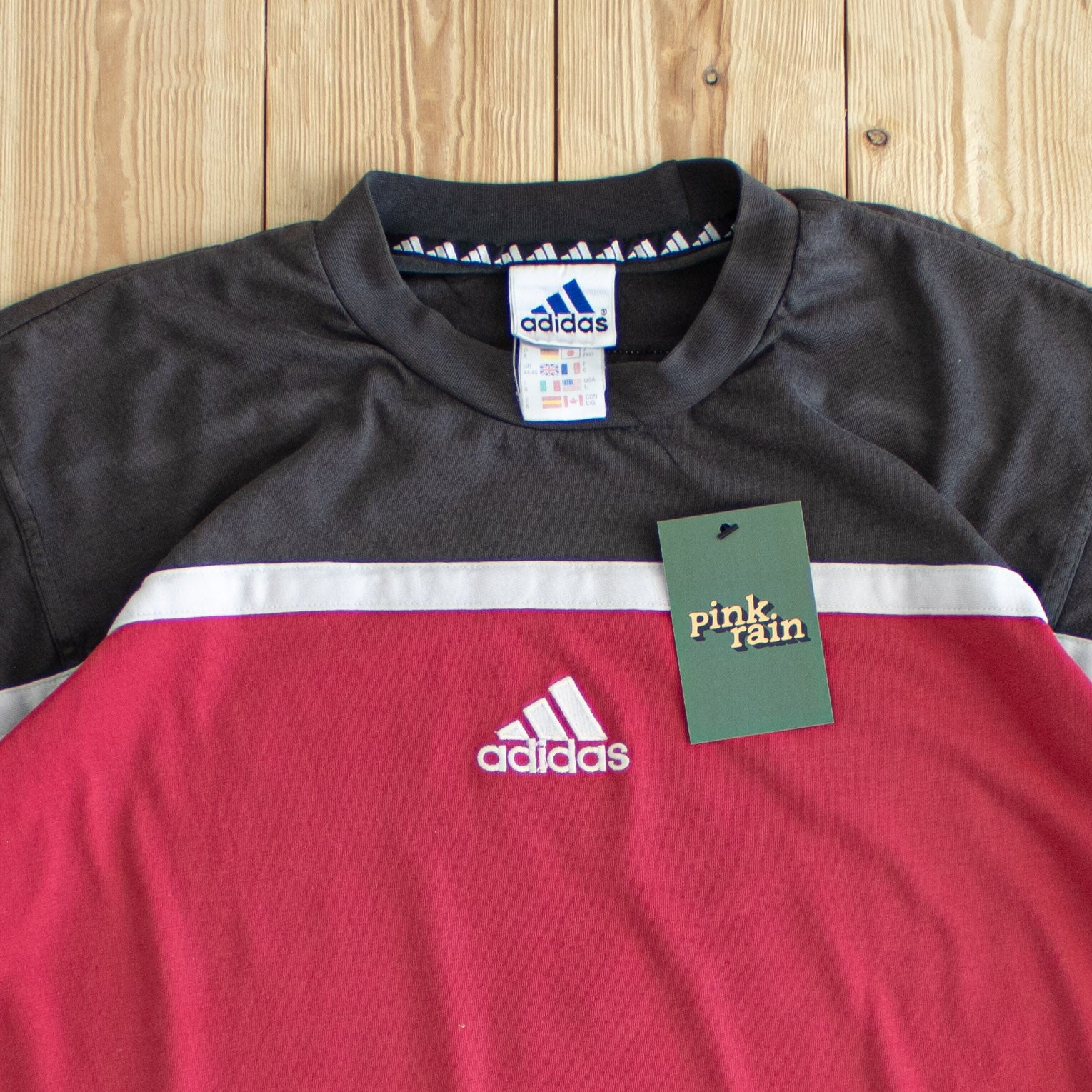 (L) Adidas Center Logo Vintage Embroidered T-Shirt Red