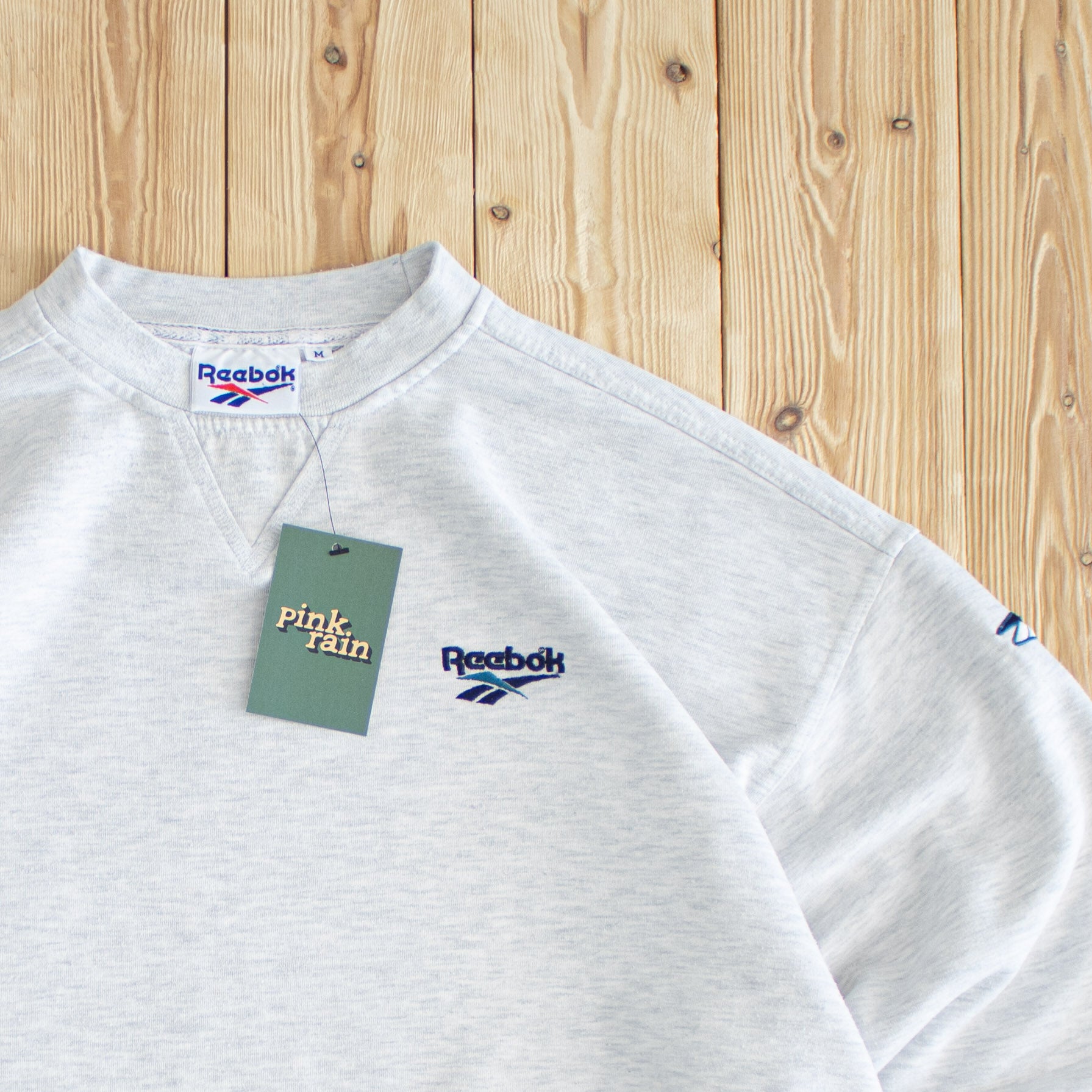 (M) Reebok Vintage Essential Embroidered Sweatshirt Gray