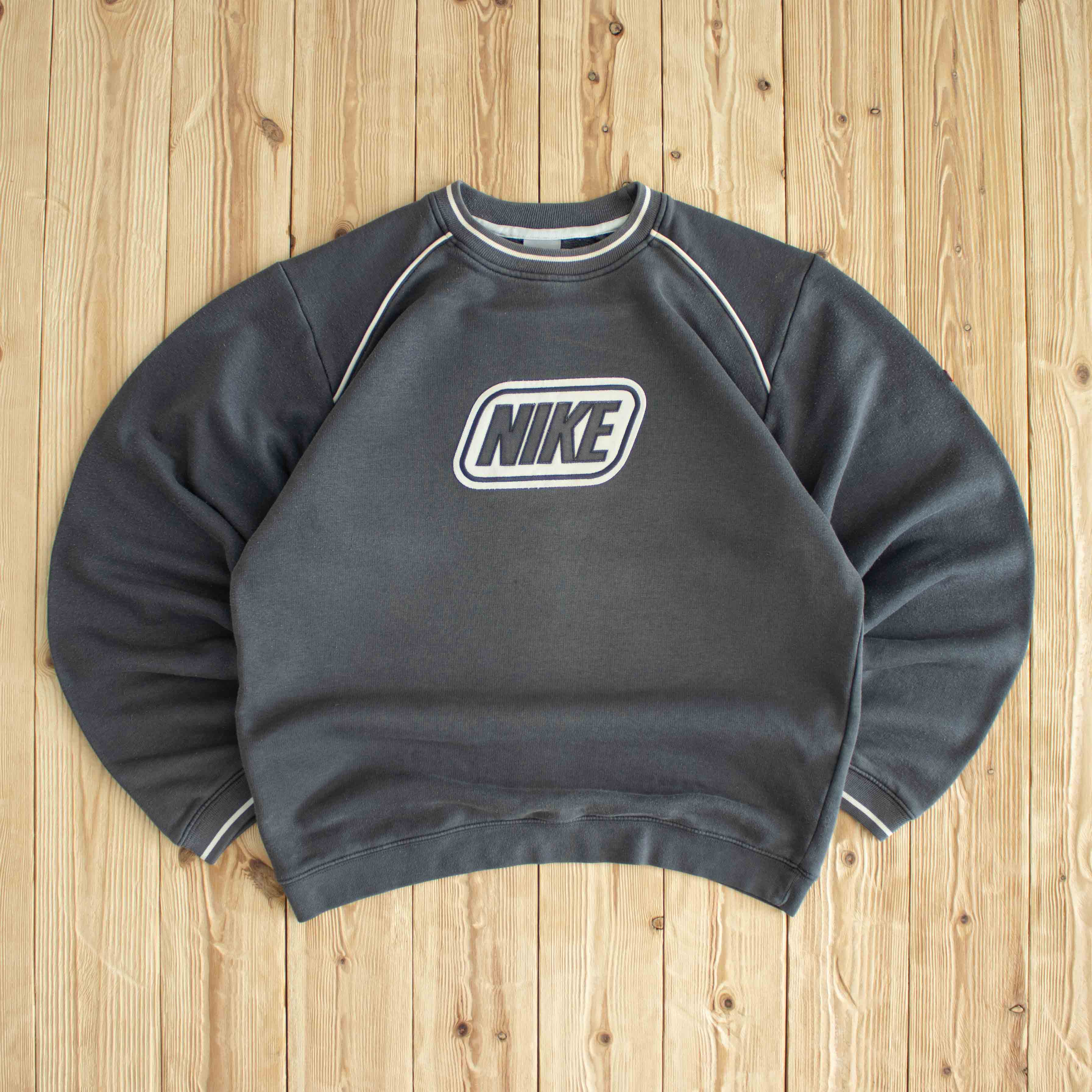 (M/L) Nike Spell Out Vintage Embroidered Sweatshirt Gray