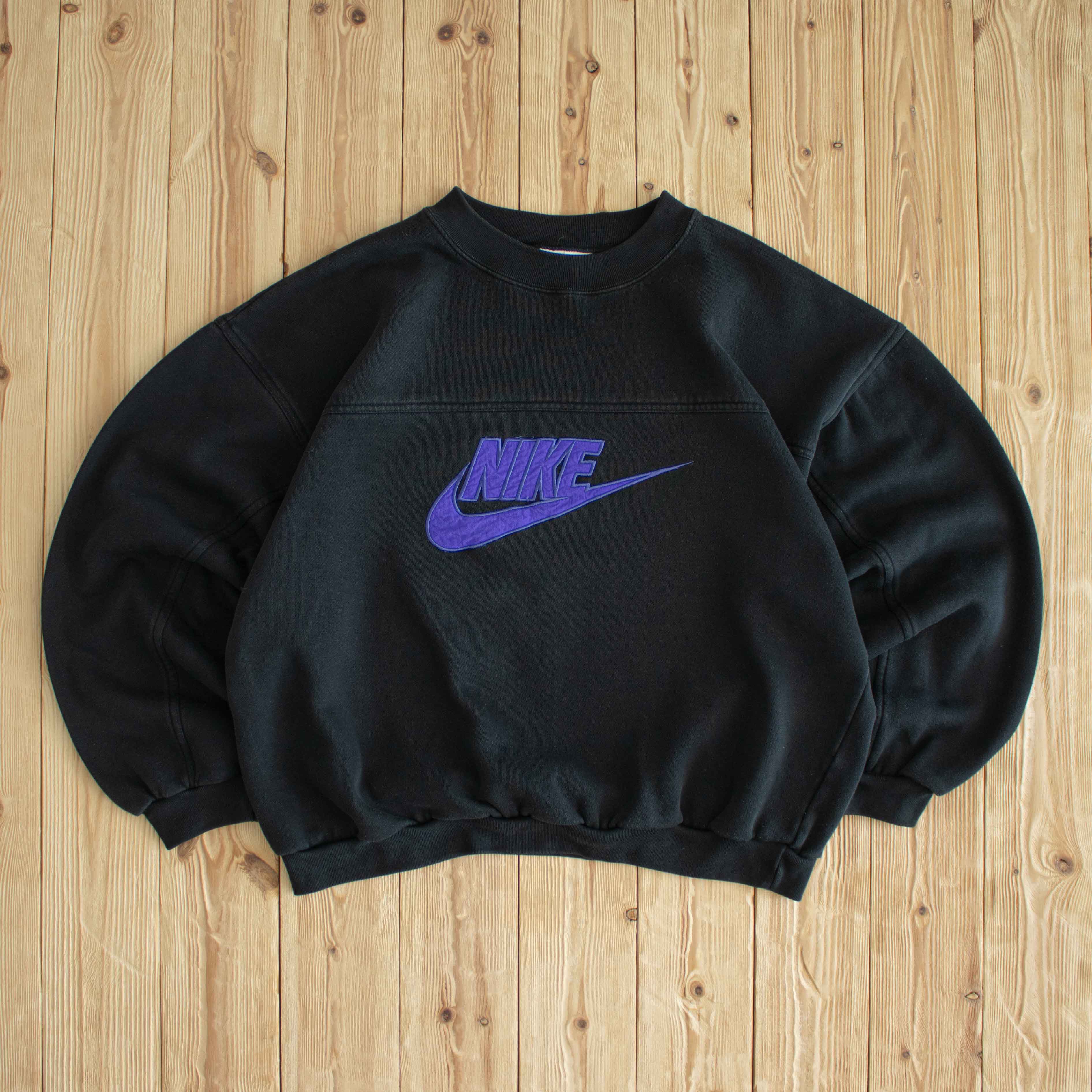 (L/XL) Nike Spell Out Vintage Embroidered Sweatshirt Black