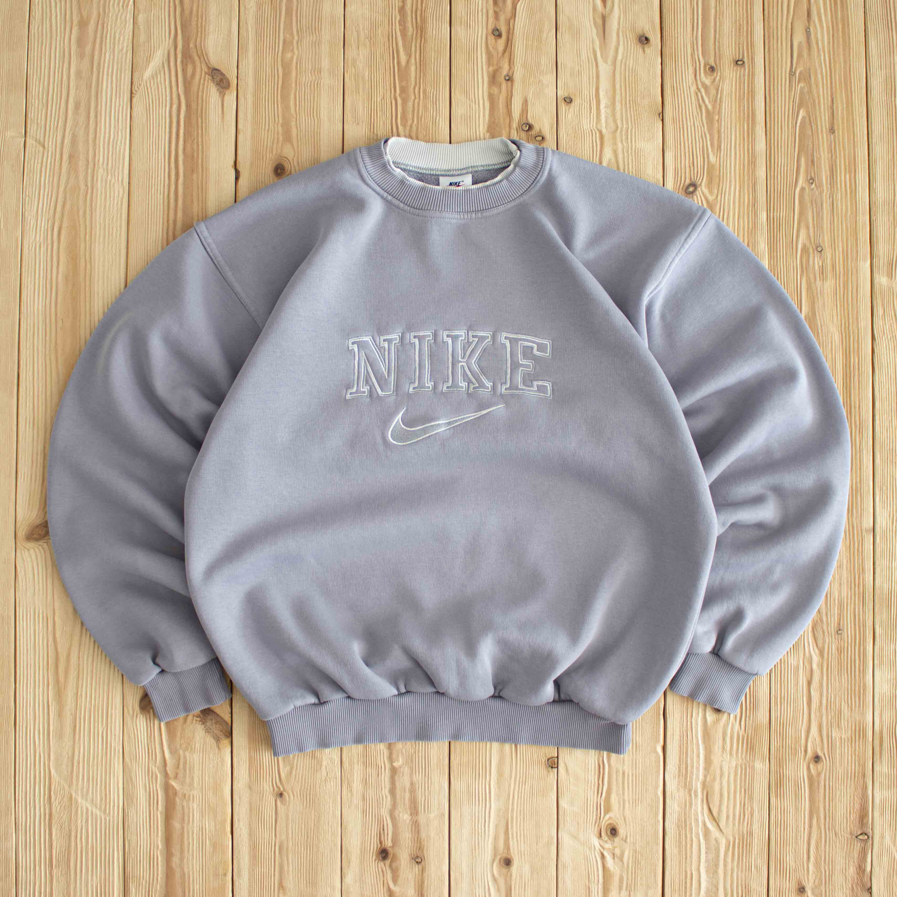 (M) Nike Spell Out Vintage Embroidered Sweatshirt Purple
