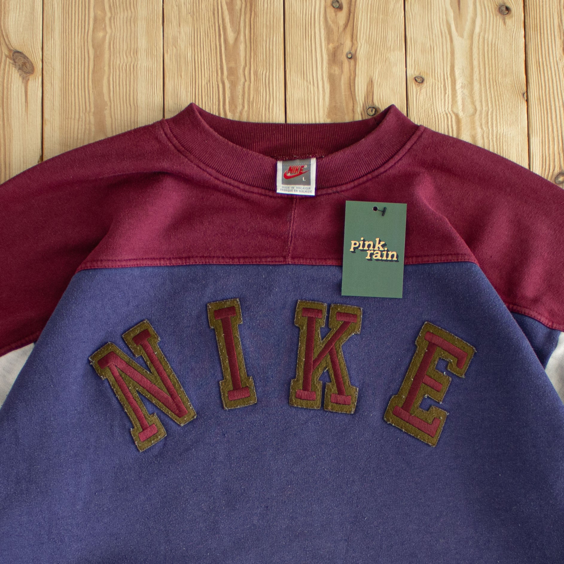 (M/L) Nike Spell Out Vintage Embroidered Sweatshirt Purple