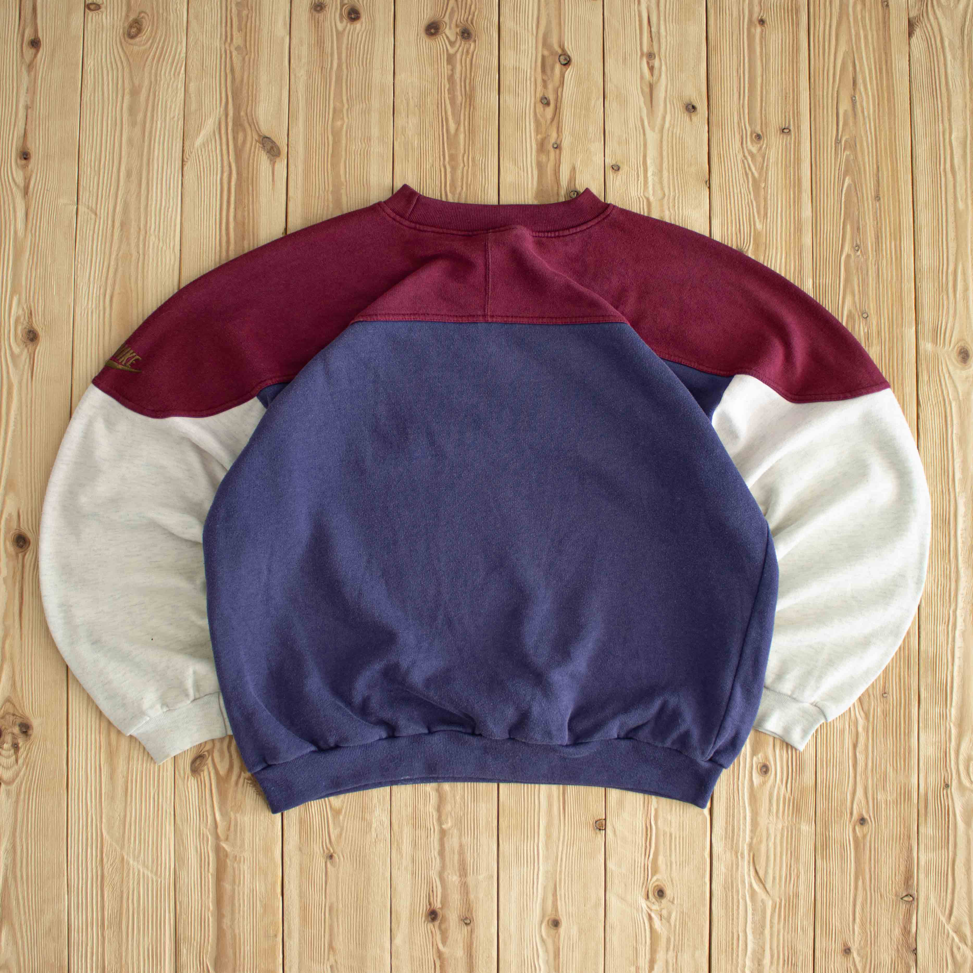 (M/L) Nike Spell Out Vintage Embroidered Sweatshirt Purple