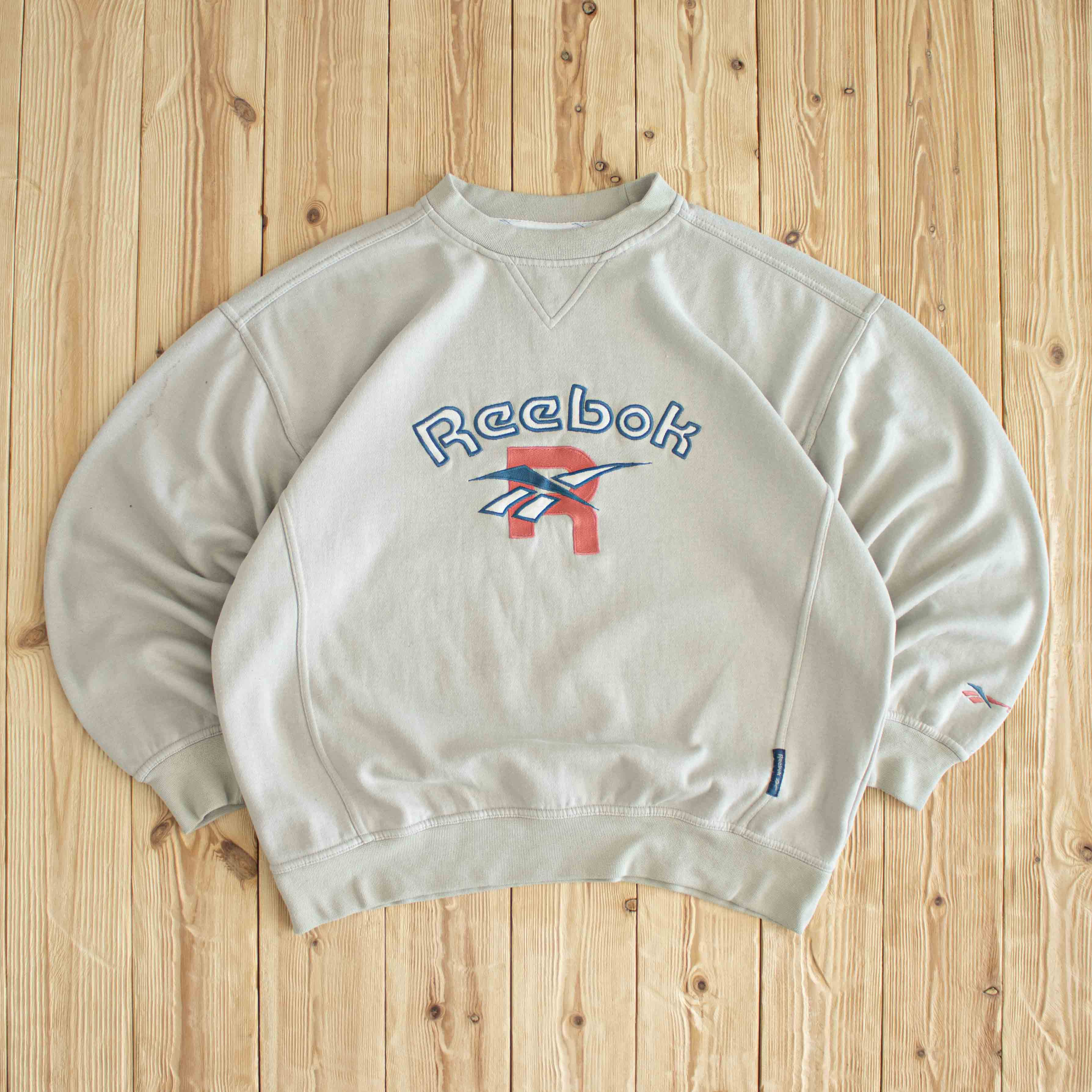 (M) Reebok Spell Out Vintage Embroidered Sweatshirt Beige